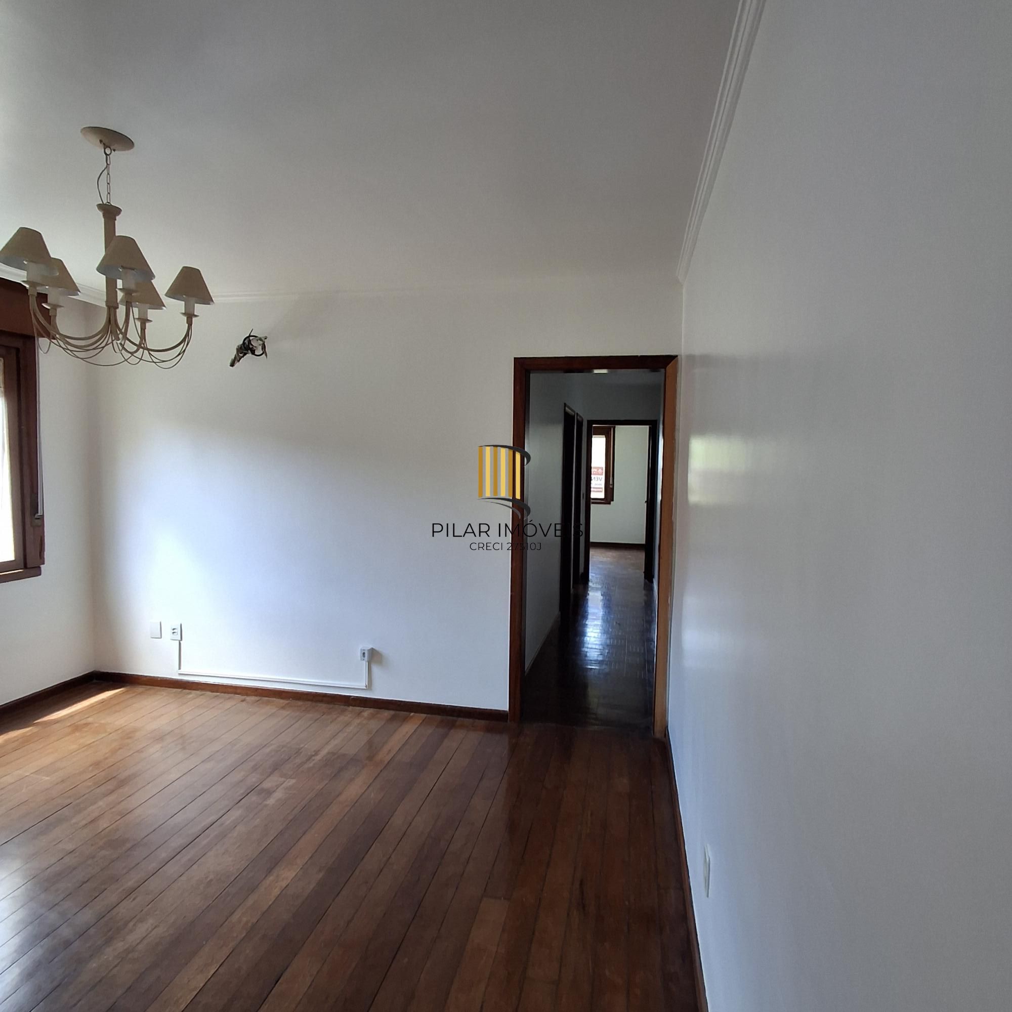 Apartamento no bairro Auxiliadora de 3 dormitórios e vaga