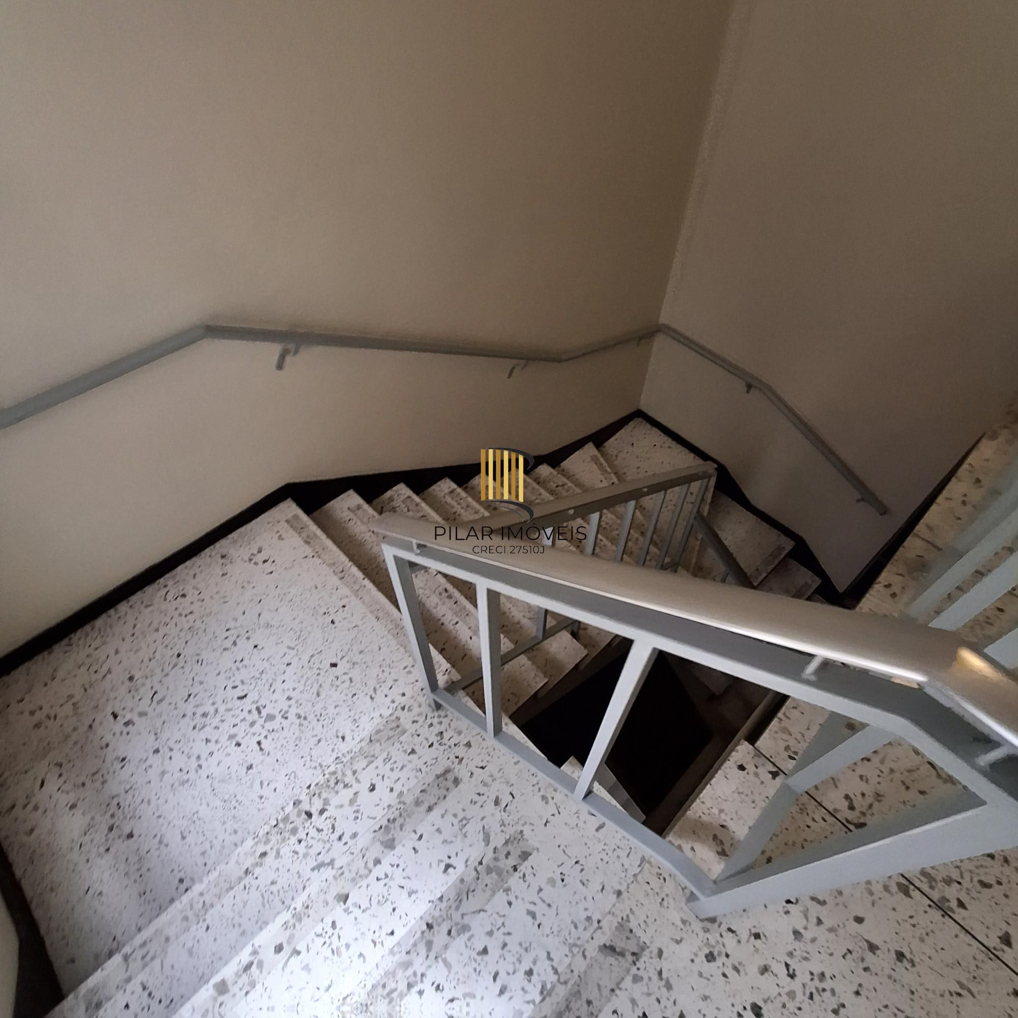 Apartamento no bairro Auxiliadora de 3 dormitórios e vaga