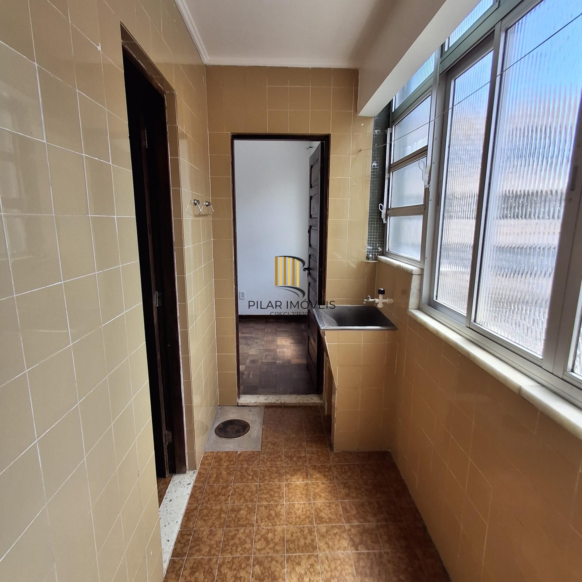 Apartamento no bairro Auxiliadora de 3 dormitórios e vaga