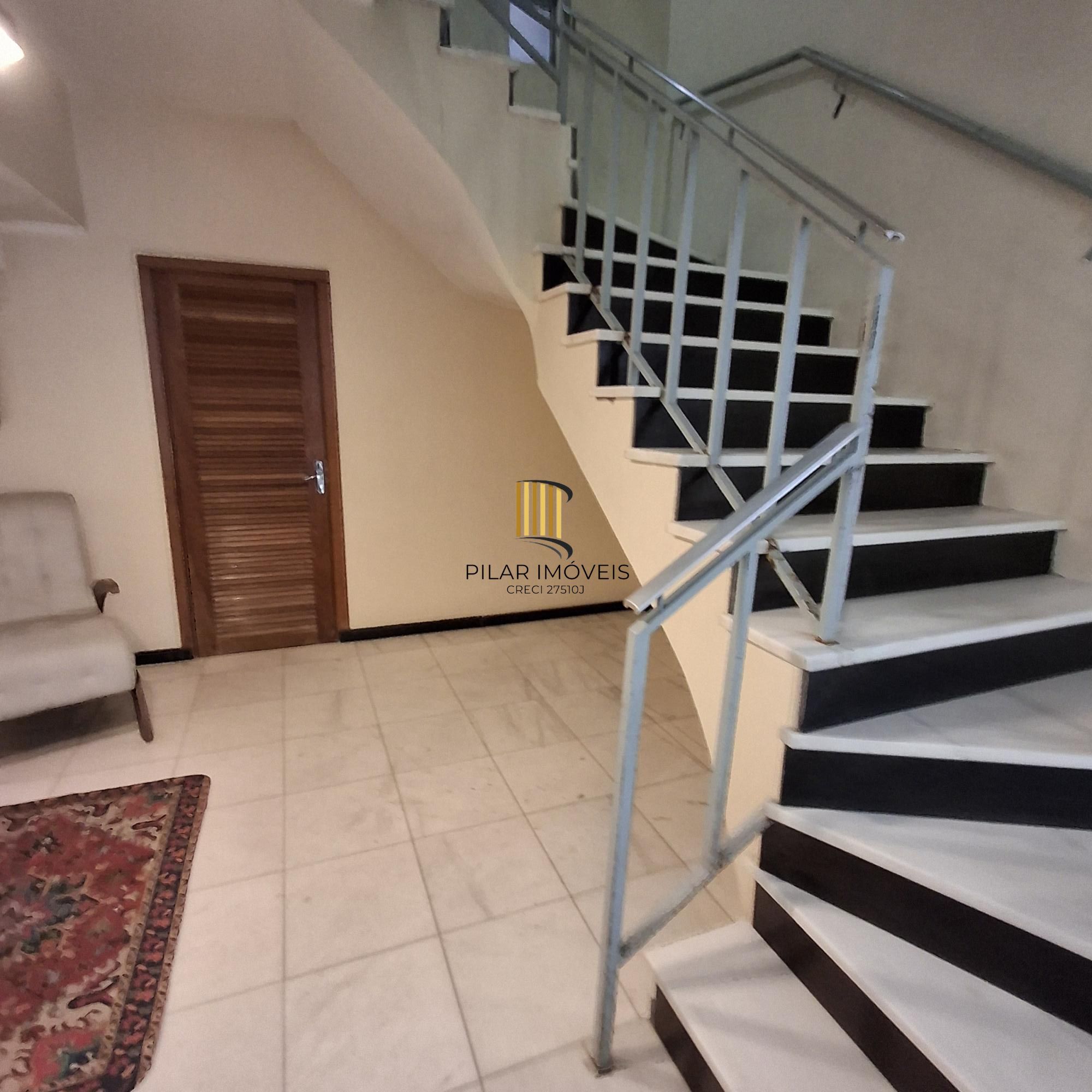 Apartamento no bairro Auxiliadora de 3 dormitórios e vaga