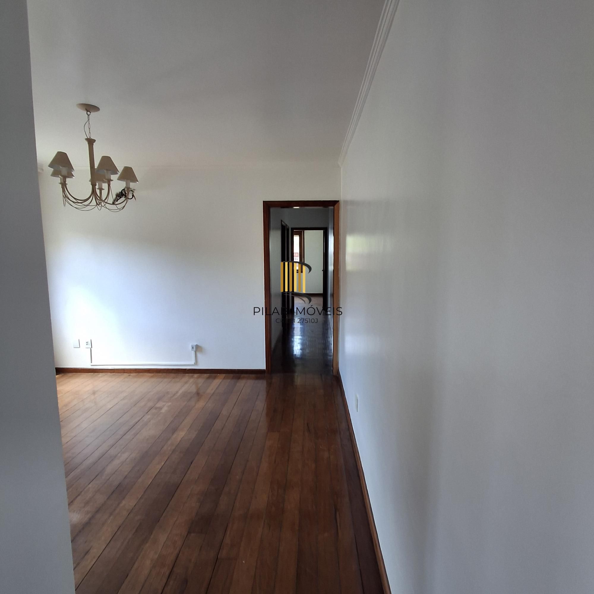 Apartamento no bairro Auxiliadora de 3 dormitórios e vaga