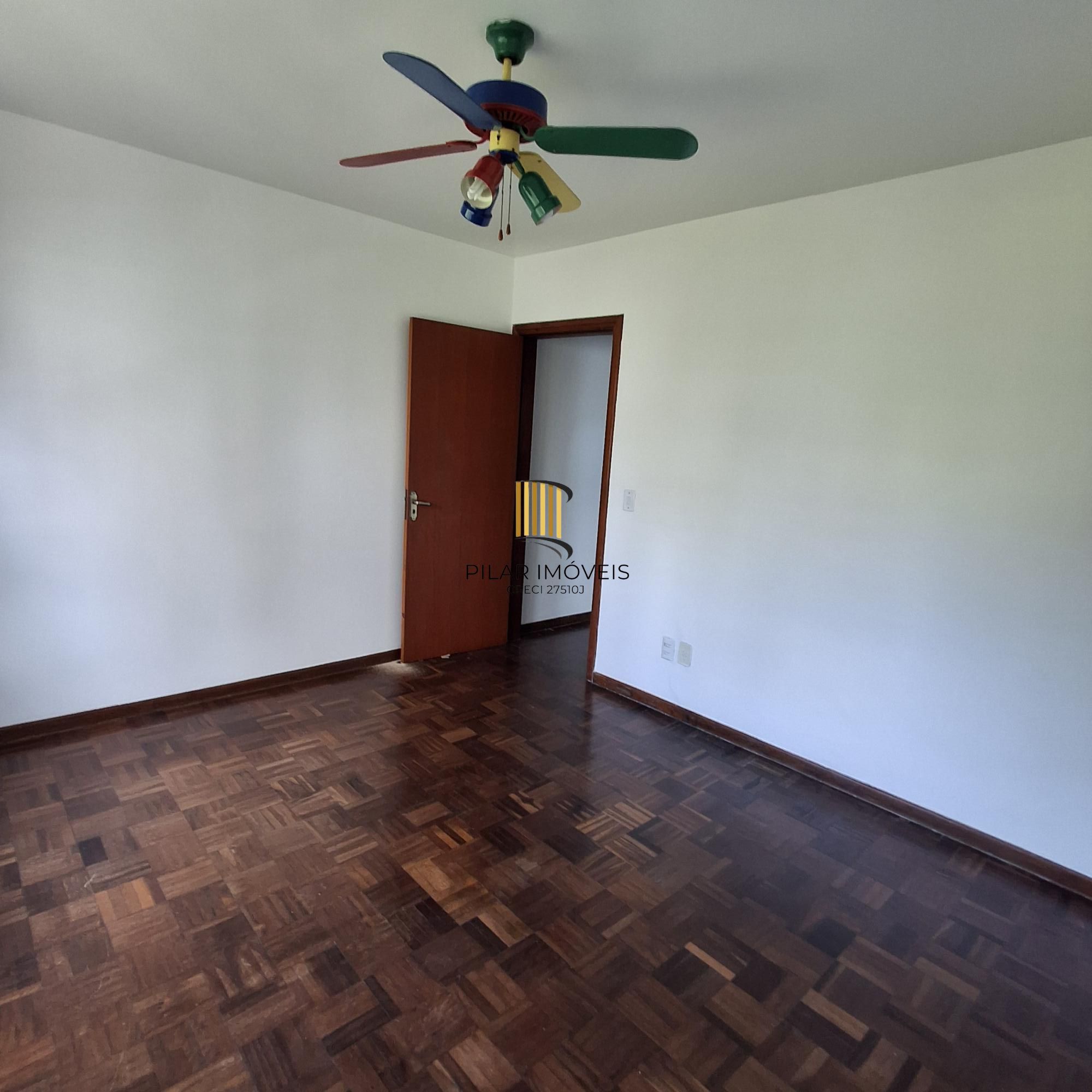 Apartamento no bairro Auxiliadora de 3 dormitórios e vaga