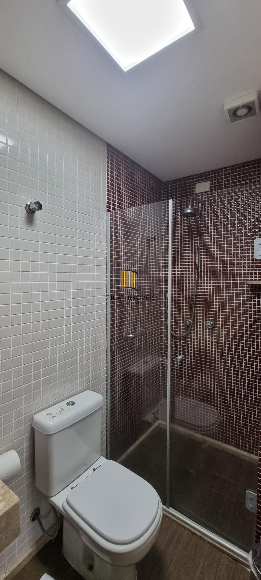 Apartamento tipo estúdio, mobiliado completo, no coração do Bairro Moinhos de Vento.