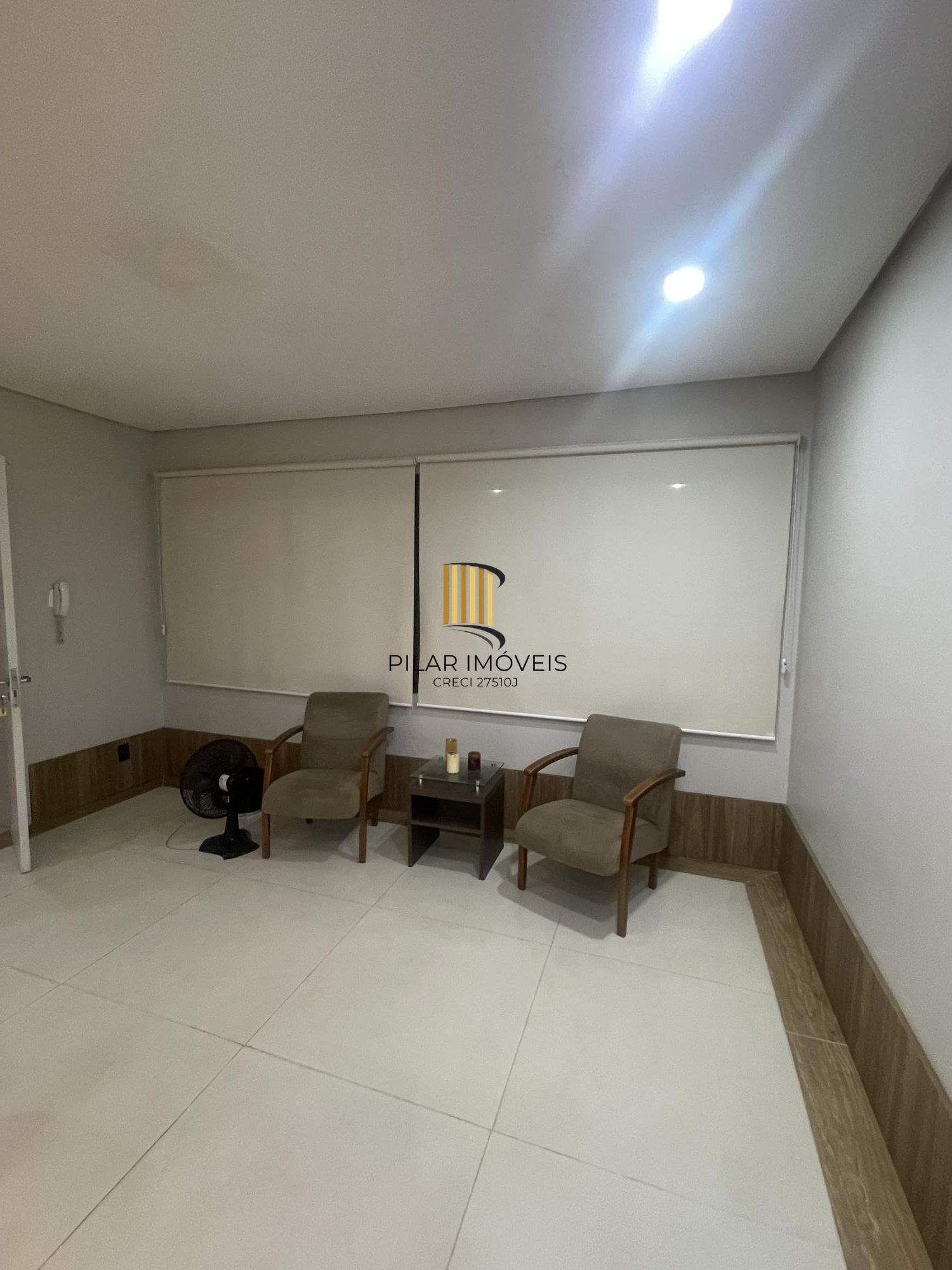 Ampla sala comercial com vaga de garagem escriturada