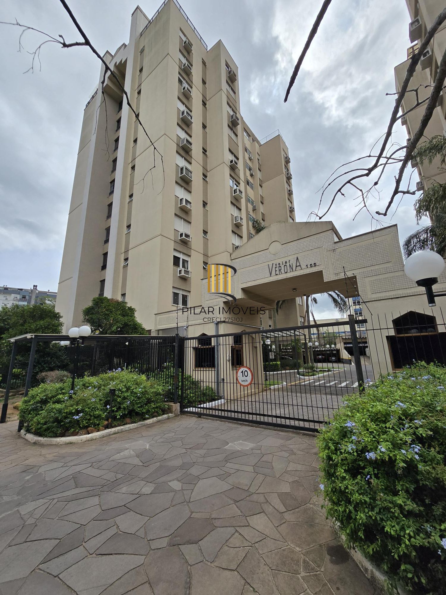 Apartamento 3 dormitórios no bairro Azenha