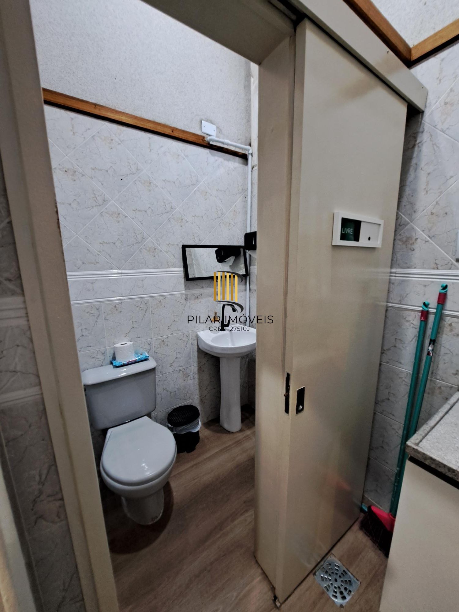 Sala/Loja montada para atendimento no Bom fim