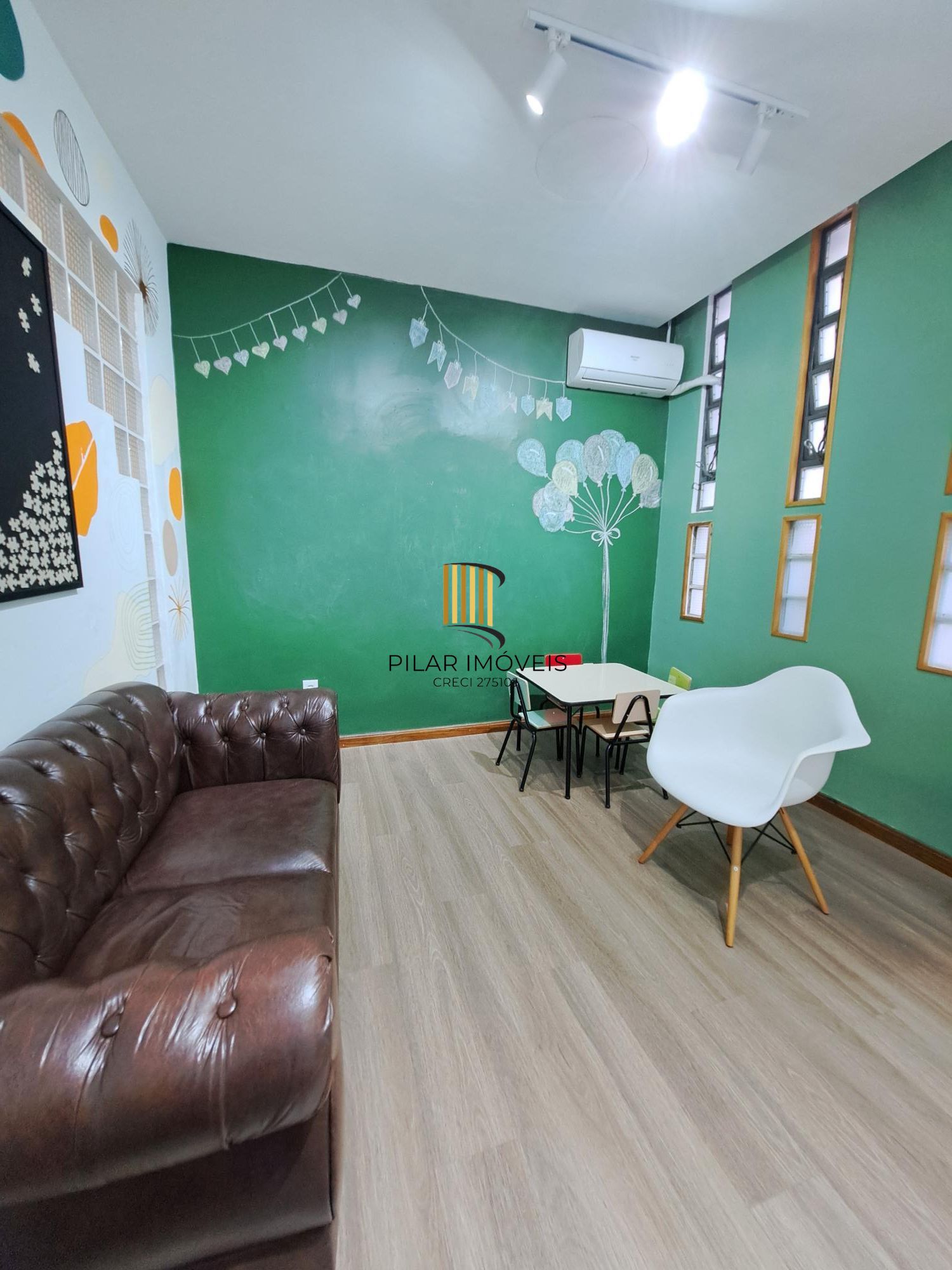 Sala/Loja montada para atendimento no Bom fim