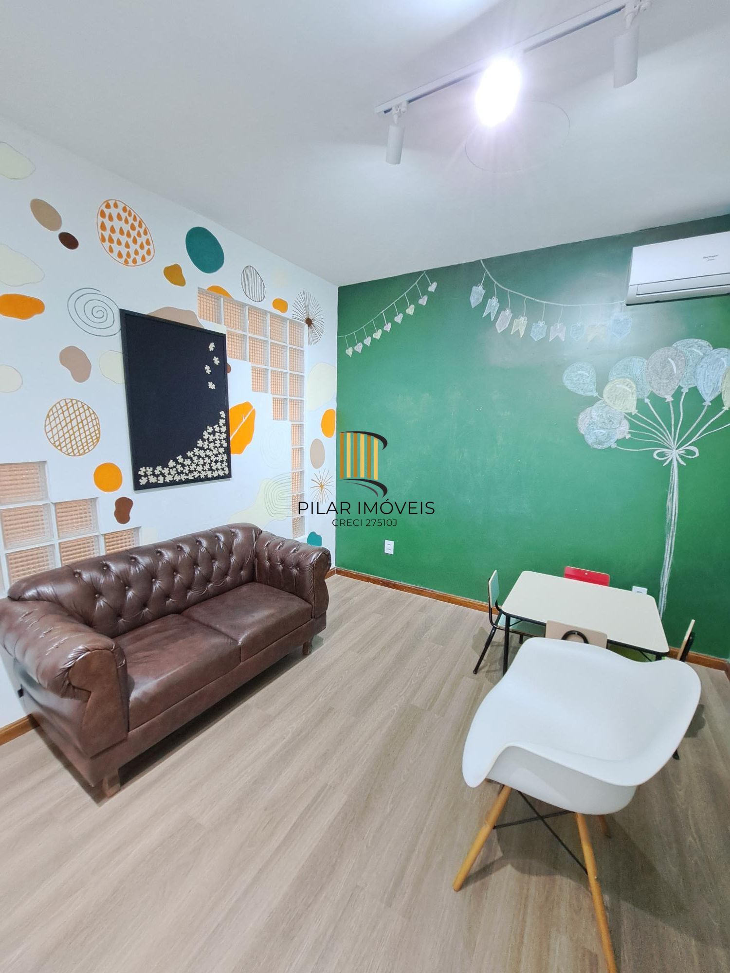 Sala/Loja montada para atendimento no Bom fim