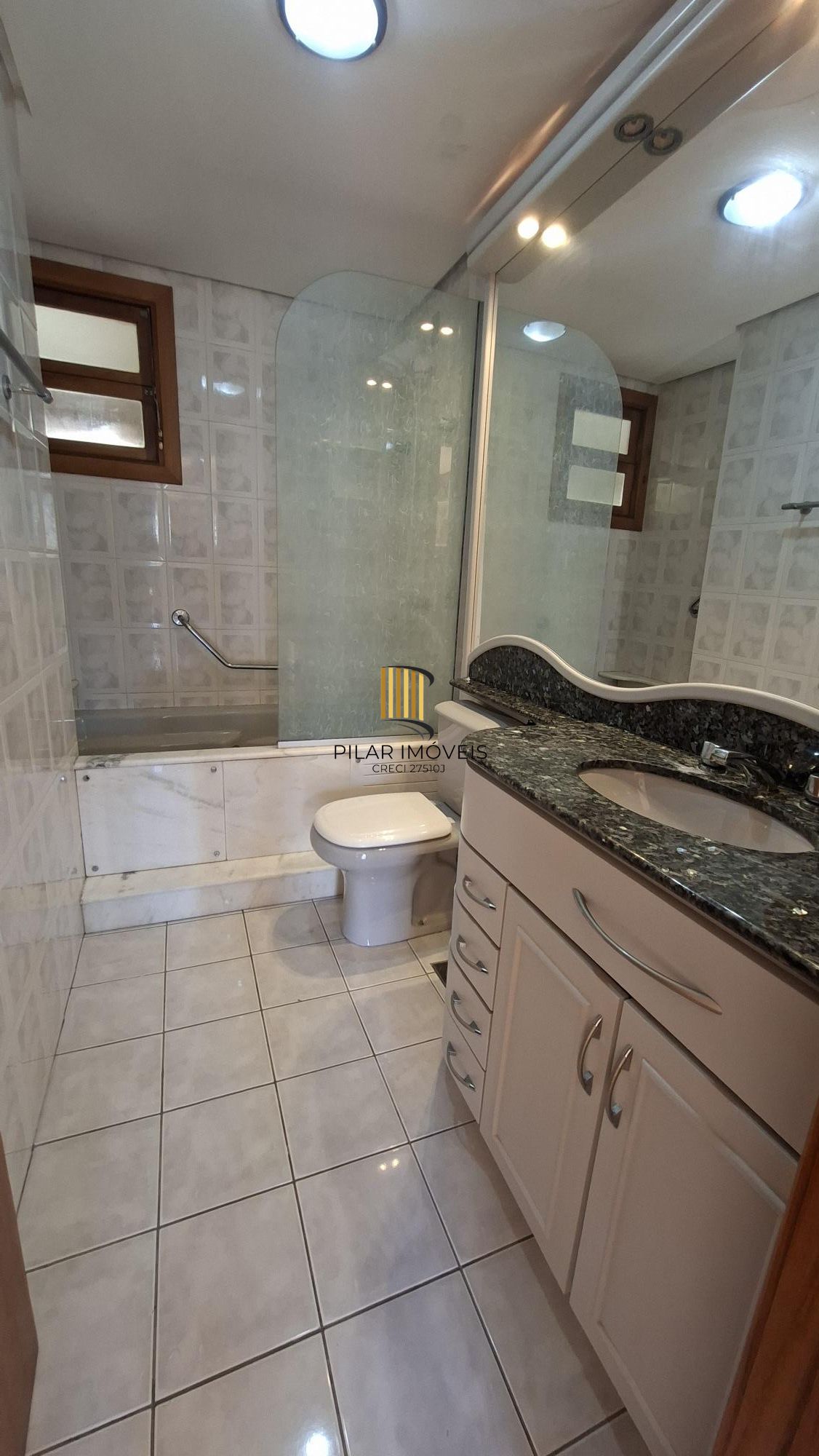 Apartamento 108,72 m² privativos,2 dormitórios, 1 suite, sacada,  garden e churrasqueira, 1 vaga coberta.