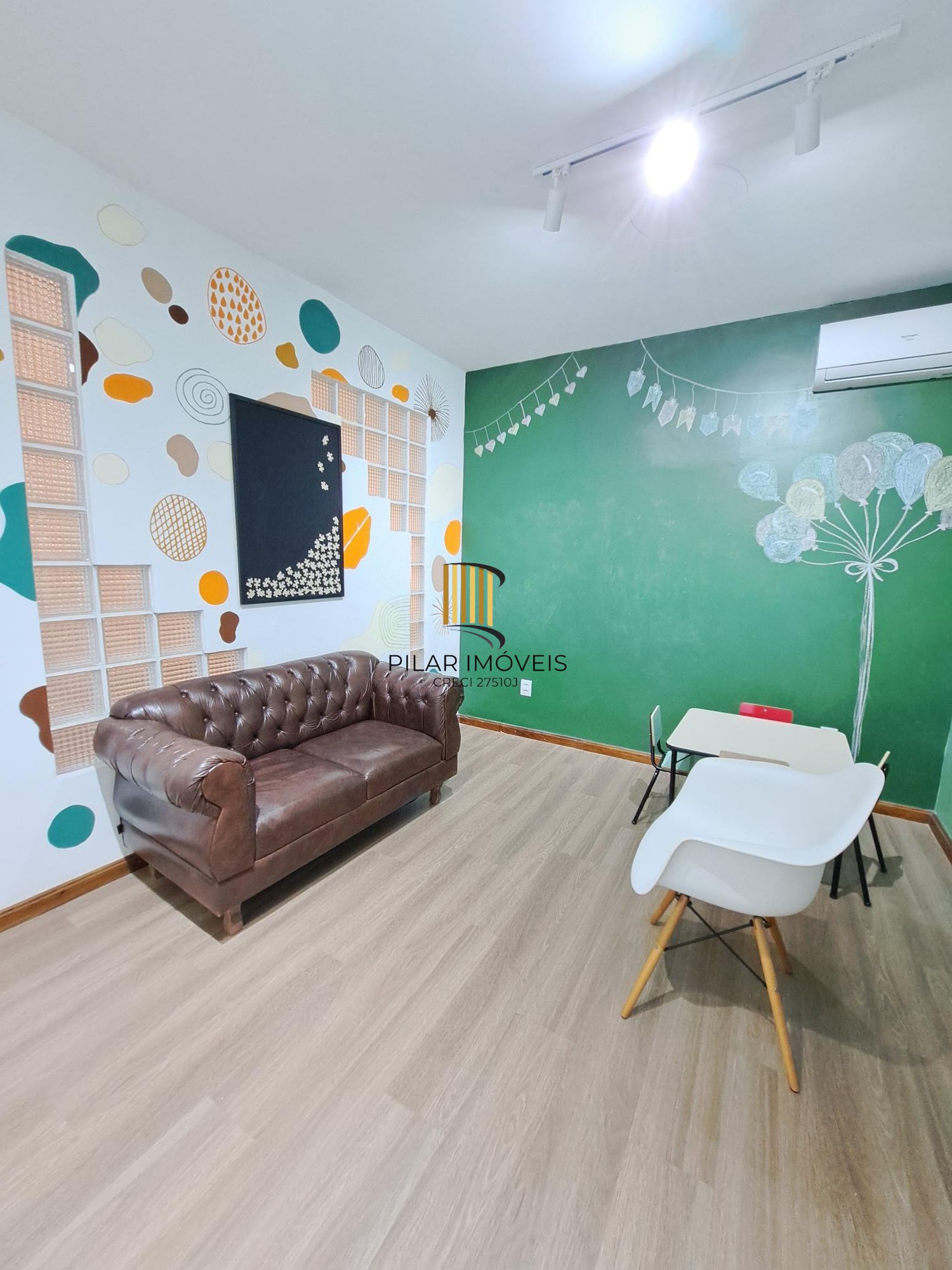 Sala/Loja montada para atendimento no Bom fim