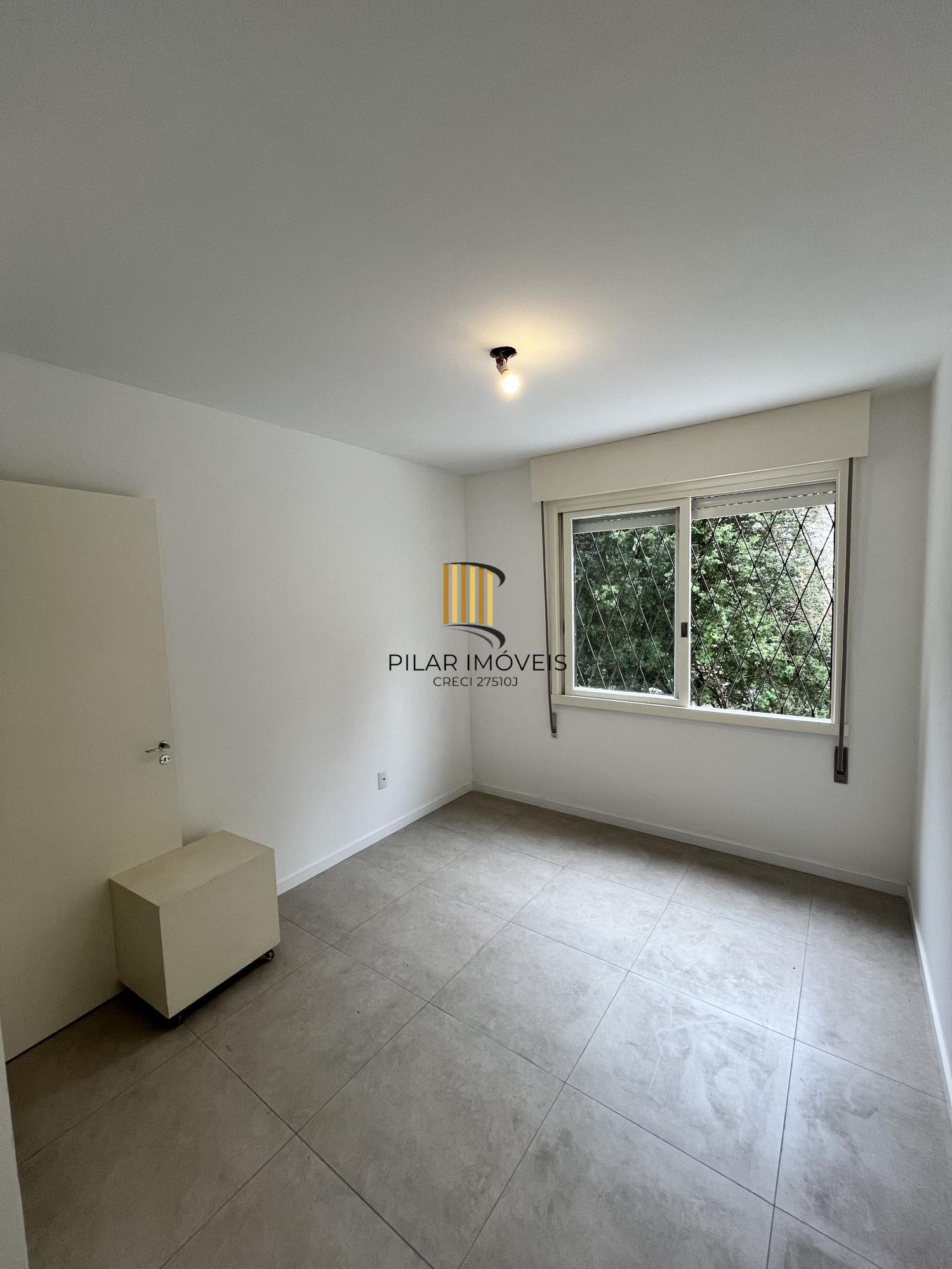 Apartamento de 2 quartos, 2 banheiros e 1 vaga de garagem no bairro Petrópolis