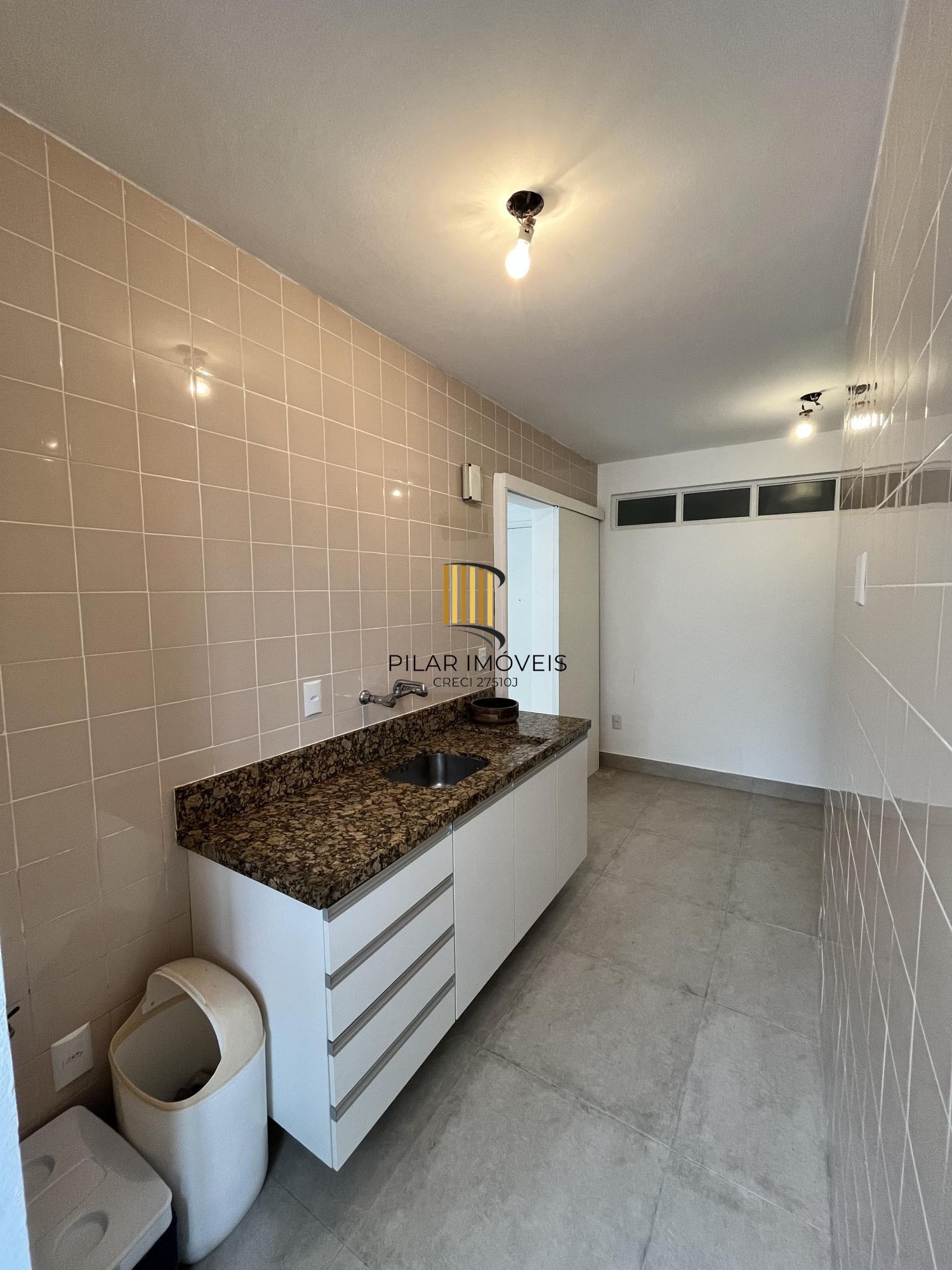 Apartamento de 2 quartos, 2 banheiros e 1 vaga de garagem no bairro Petrópolis