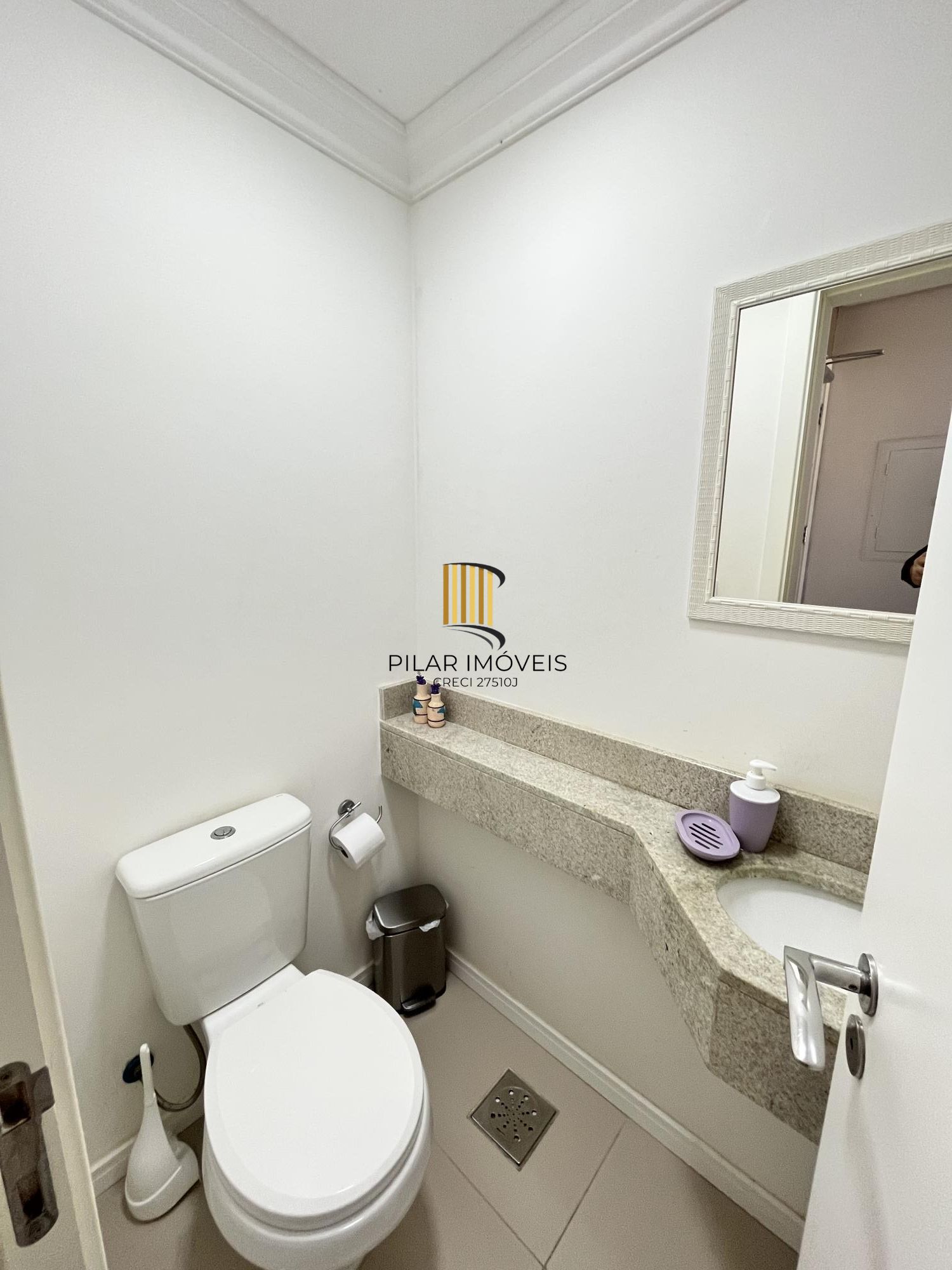 Apartamento de 3 quartos, 2 suítes e 2 vagas de garagem no Menino Deus em POA/RS