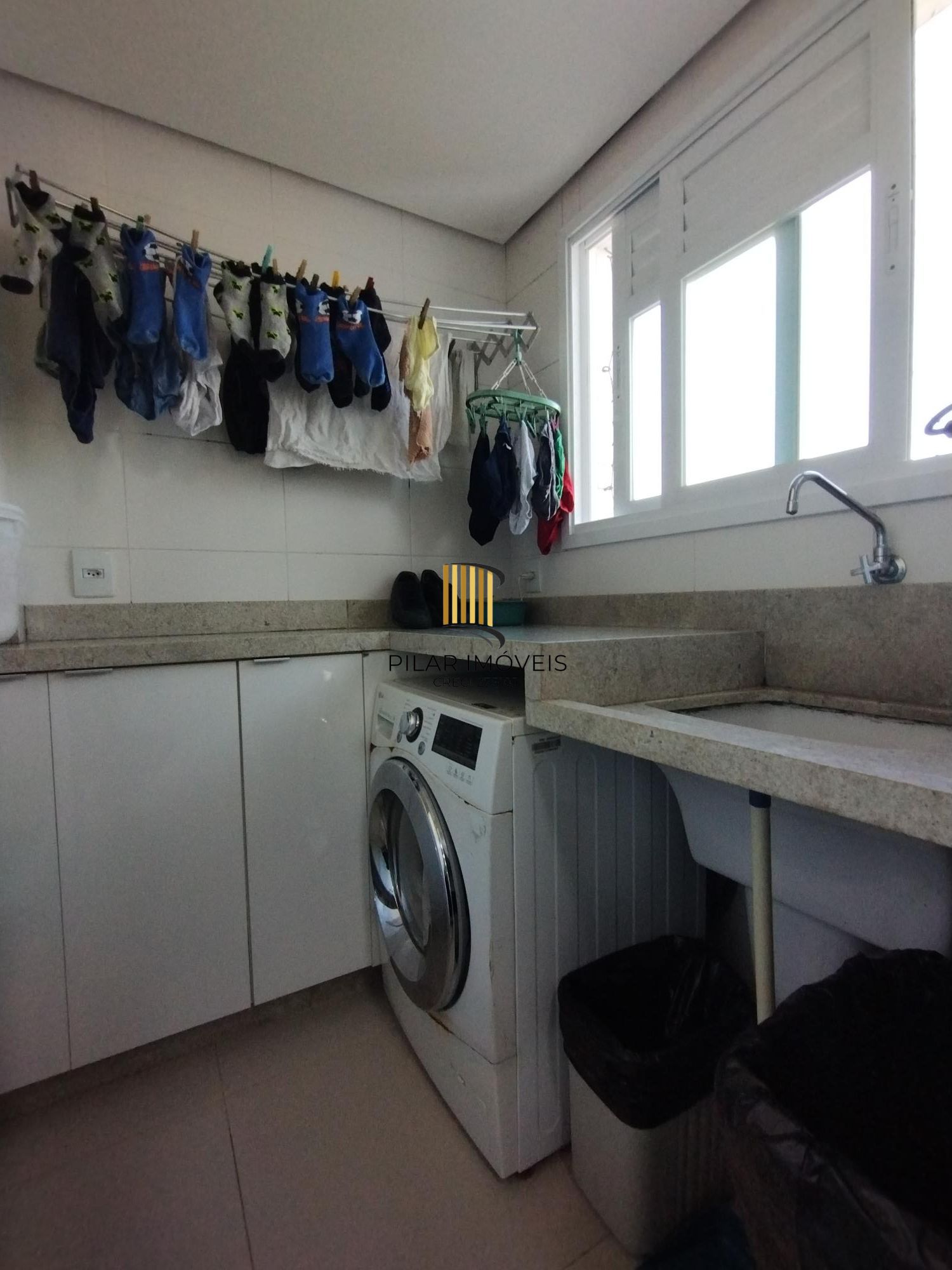 Apartamento 3 dormitórios no bairro Menino Deus