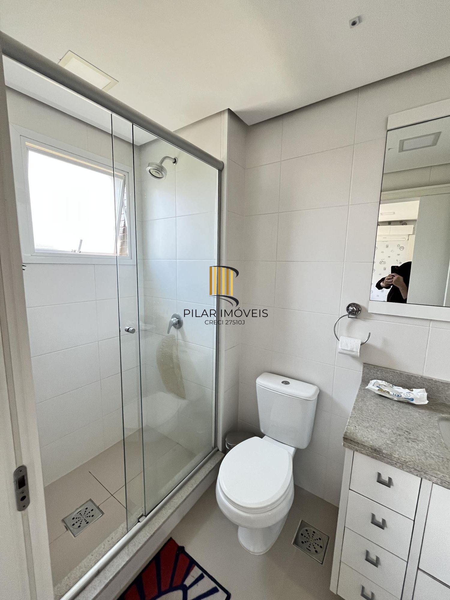 Apartamento de 3 quartos, 2 suítes e 2 vagas de garagem no Menino Deus em POA/RS