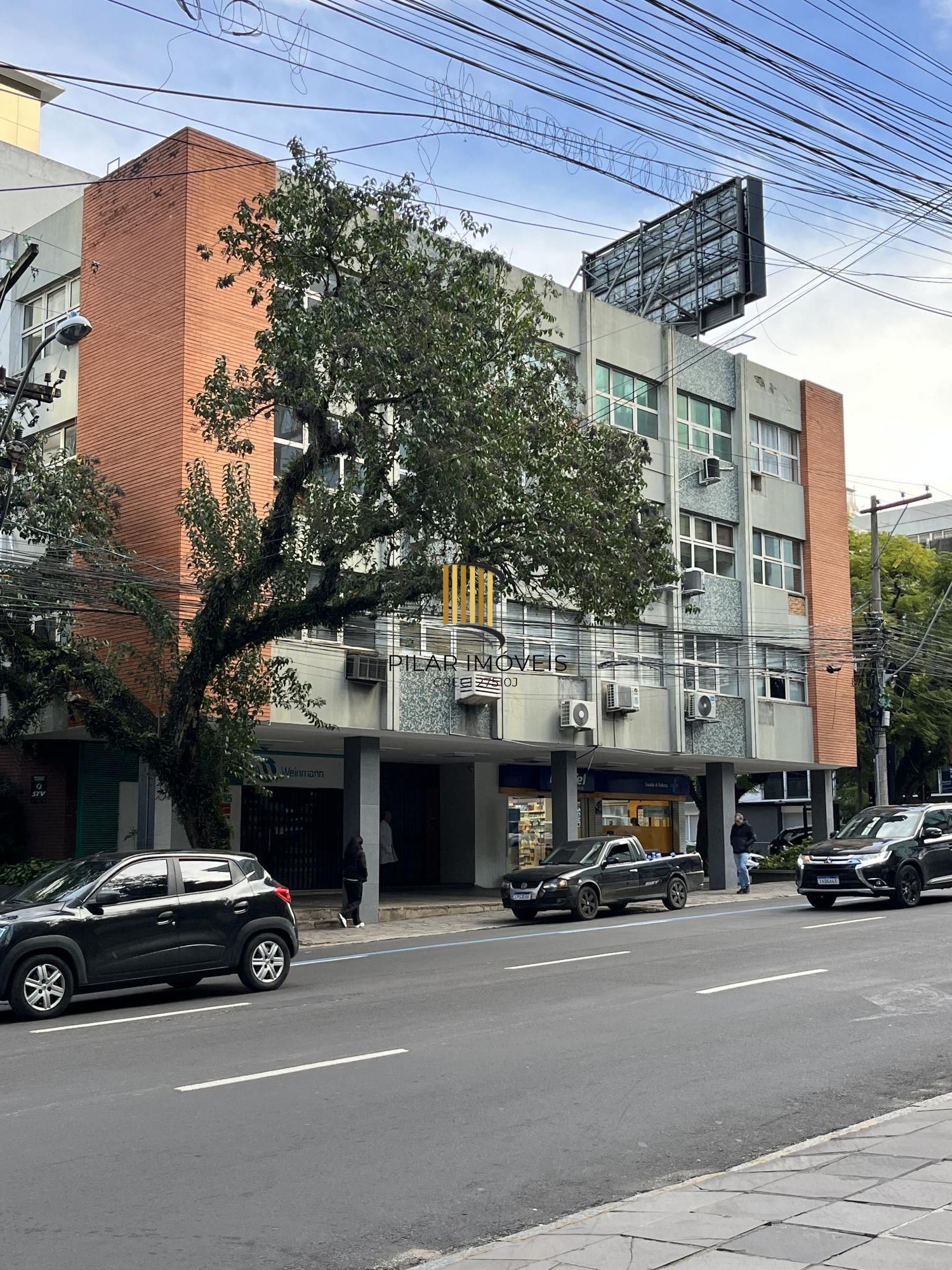 sala comercial grande prédio com elevador no bairro Rio Branco em Porto Alegre