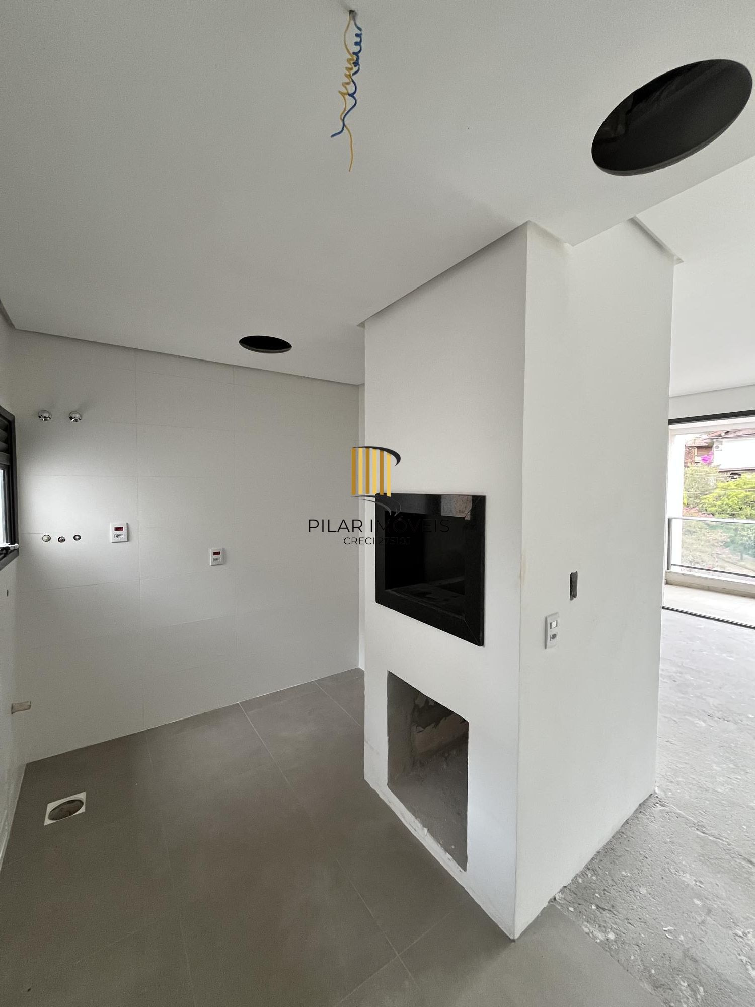 Apartamento de 2 quartos, suite, churrasqueira e 2 vagas