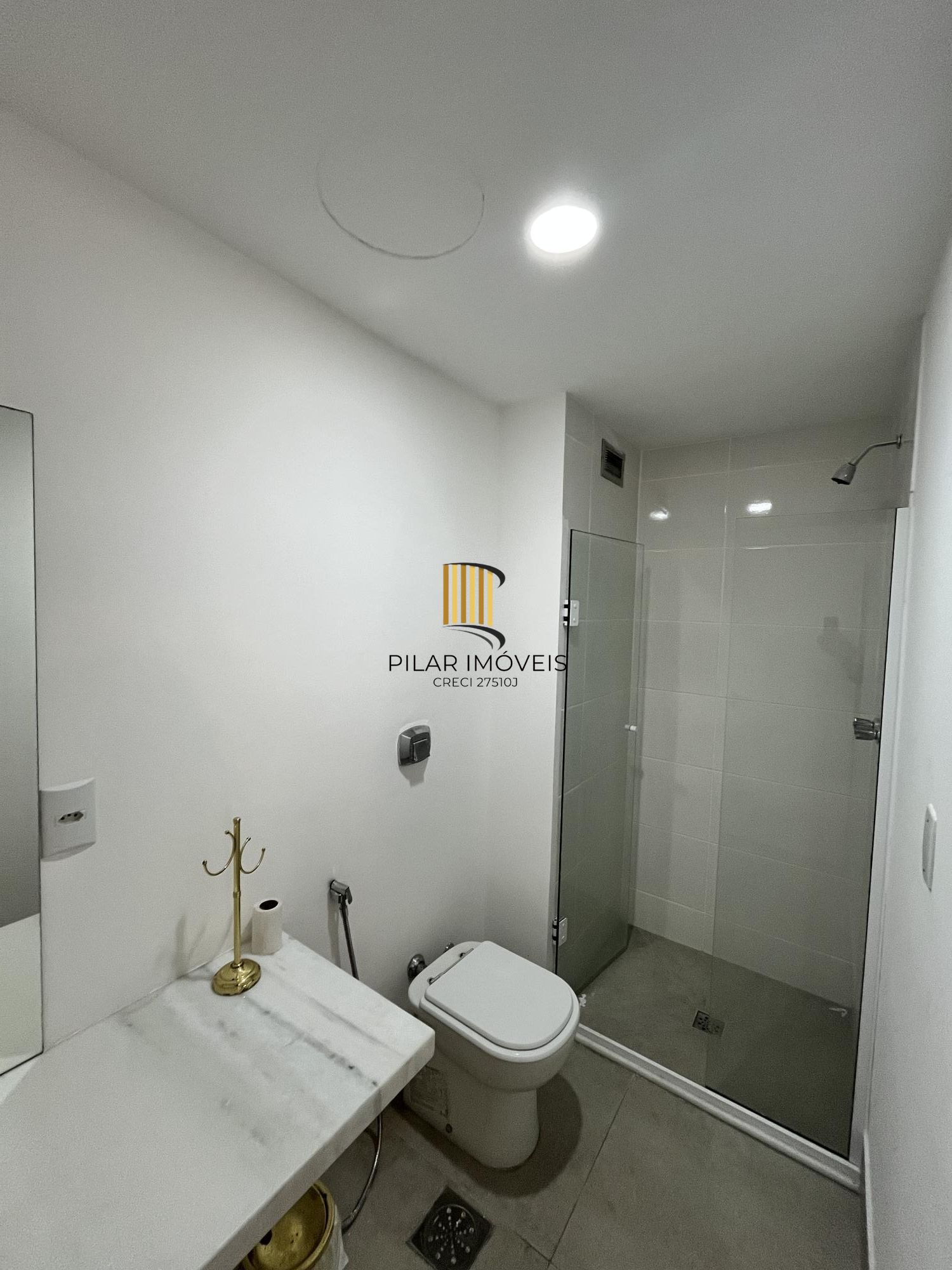 Apartamento de 2 quartos, 2 banheiros e 1 vaga de garagem no bairro Petrópolis