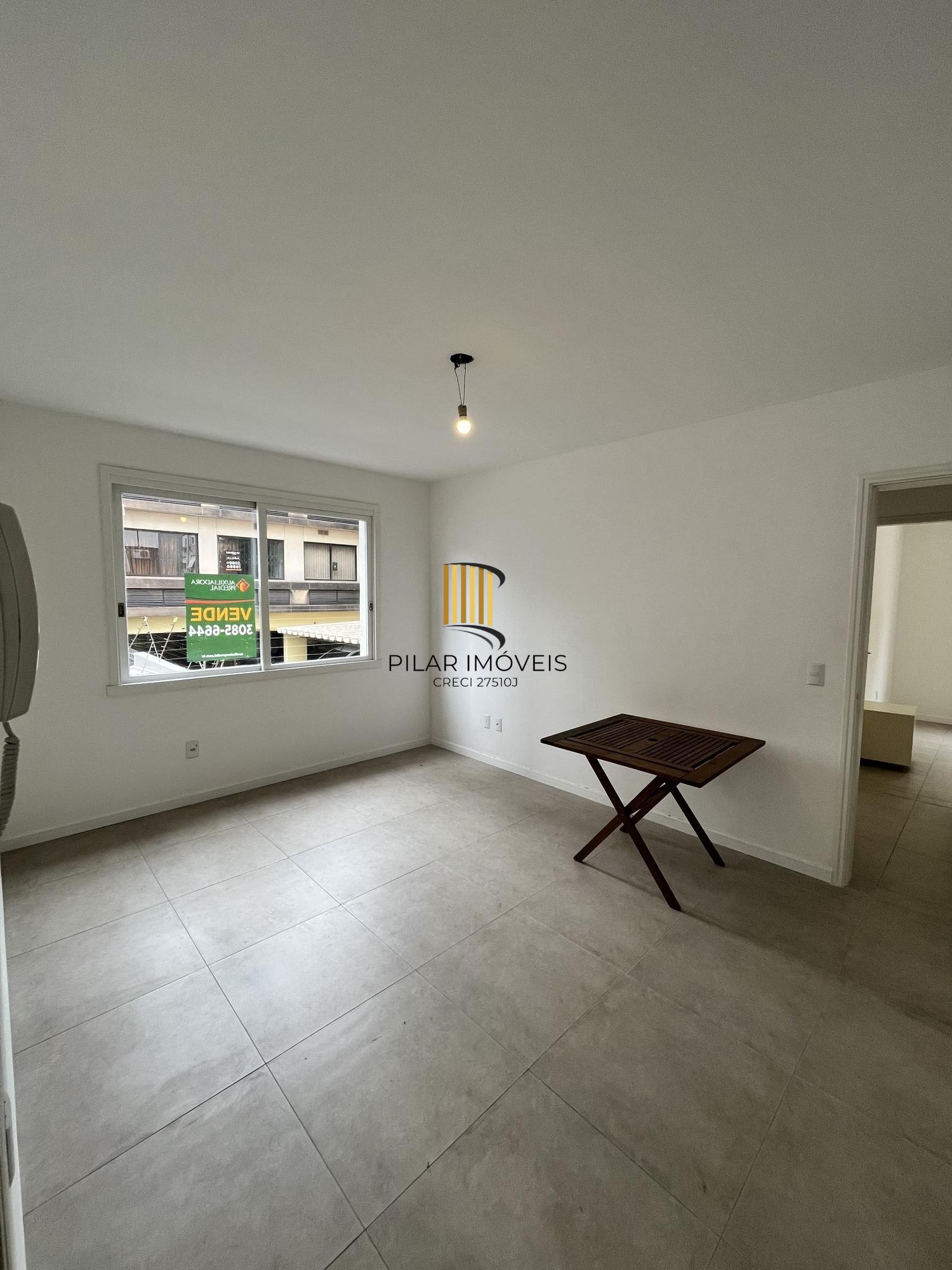 Apartamento de 2 quartos, 2 banheiros e 1 vaga de garagem no bairro Petrópolis