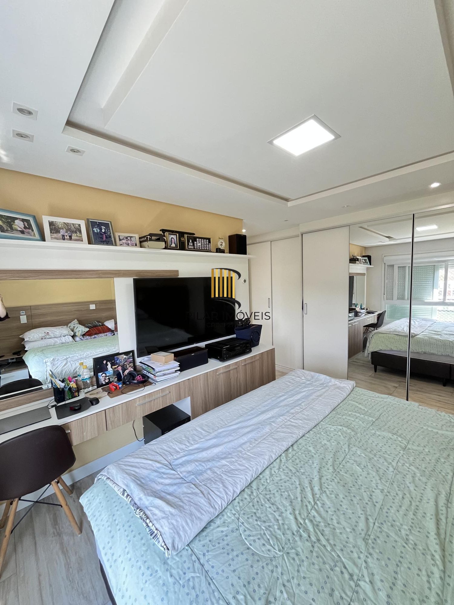 Apartamento de 3 quartos, 2 suítes e 2 vagas de garagem no Menino Deus em POA/RS