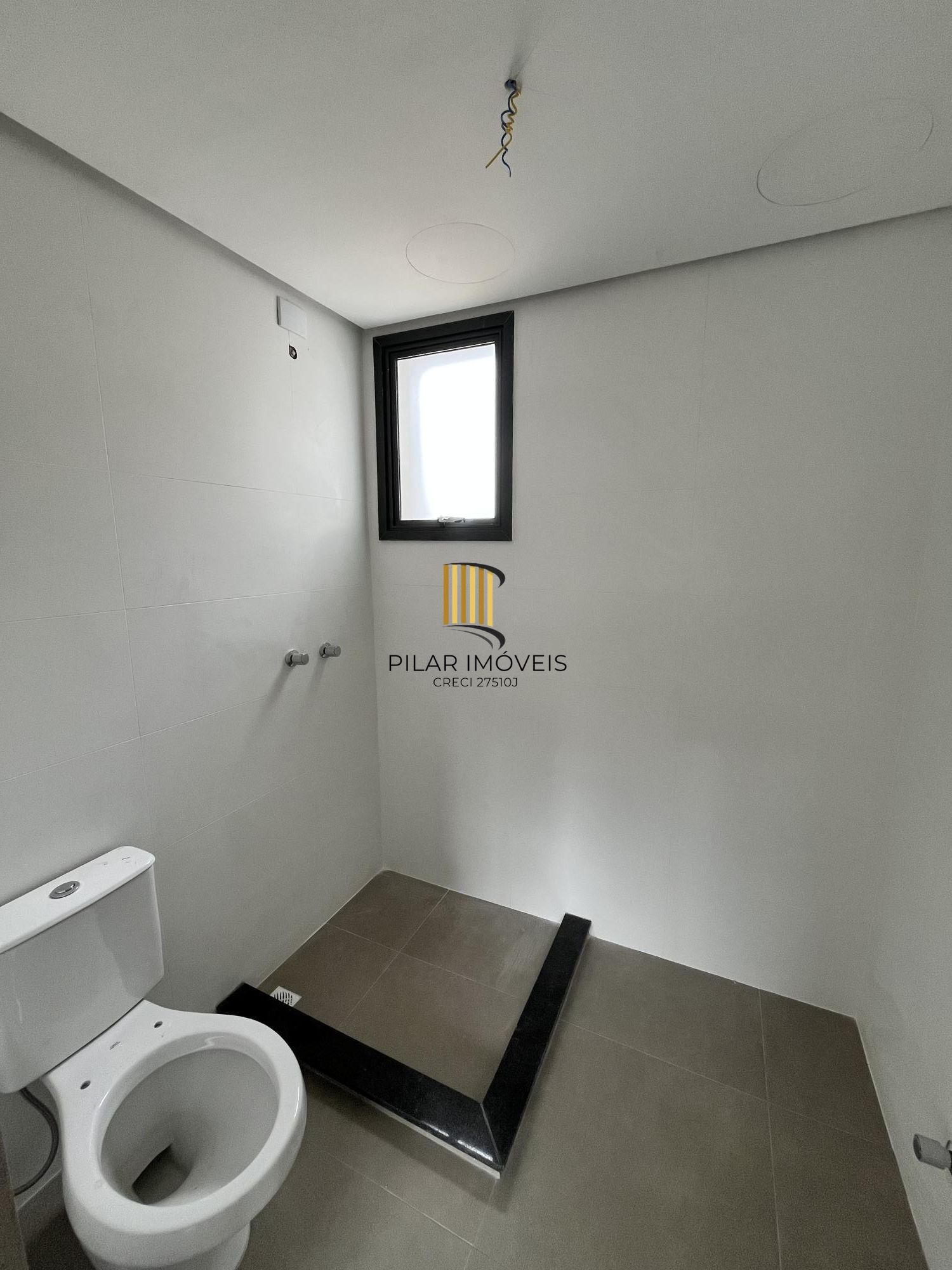 Apartamento de 2 quartos, suite, churrasqueira e 2 vagas