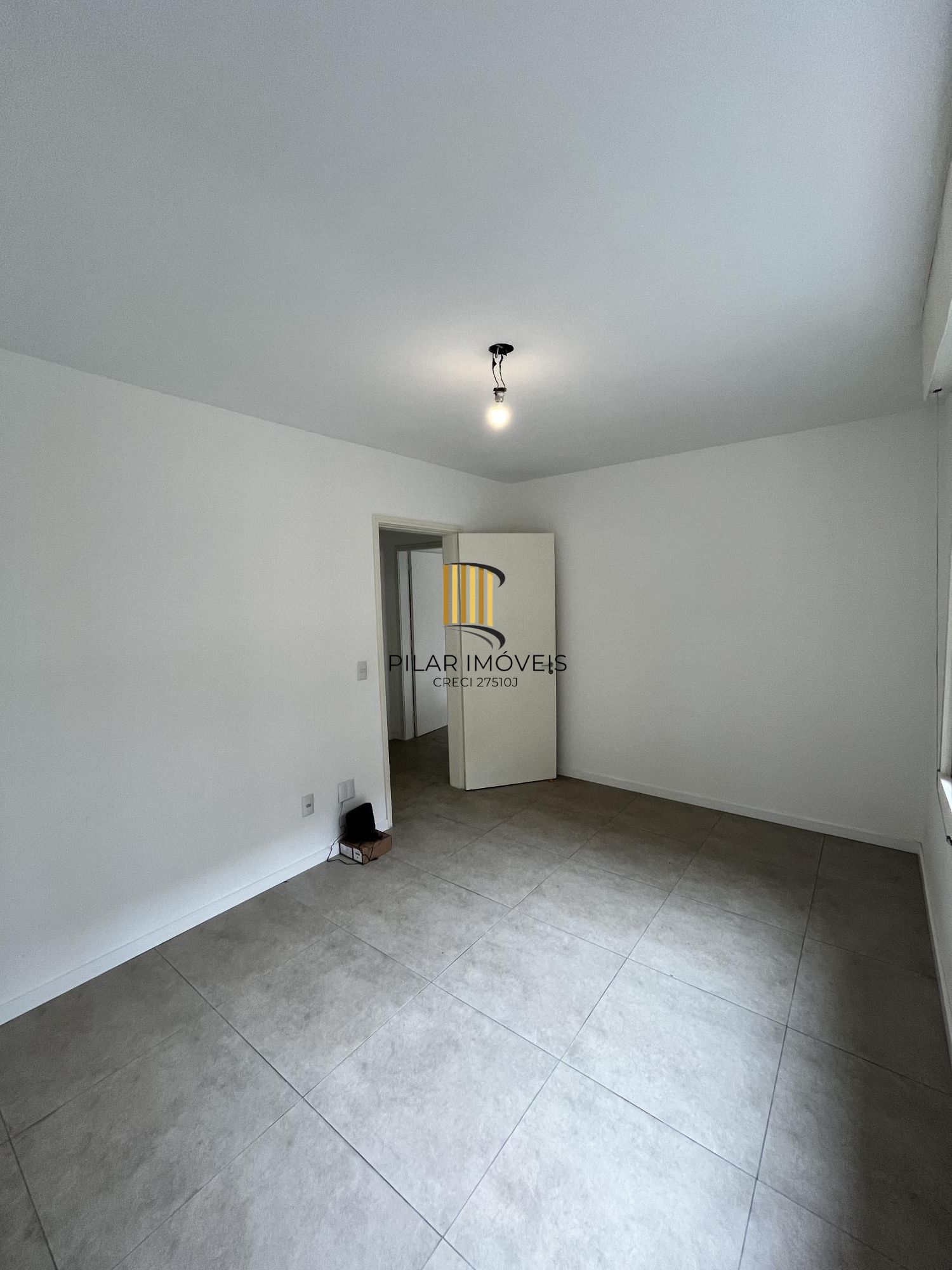 Apartamento de 2 quartos, 2 banheiros e 1 vaga de garagem no bairro Petrópolis