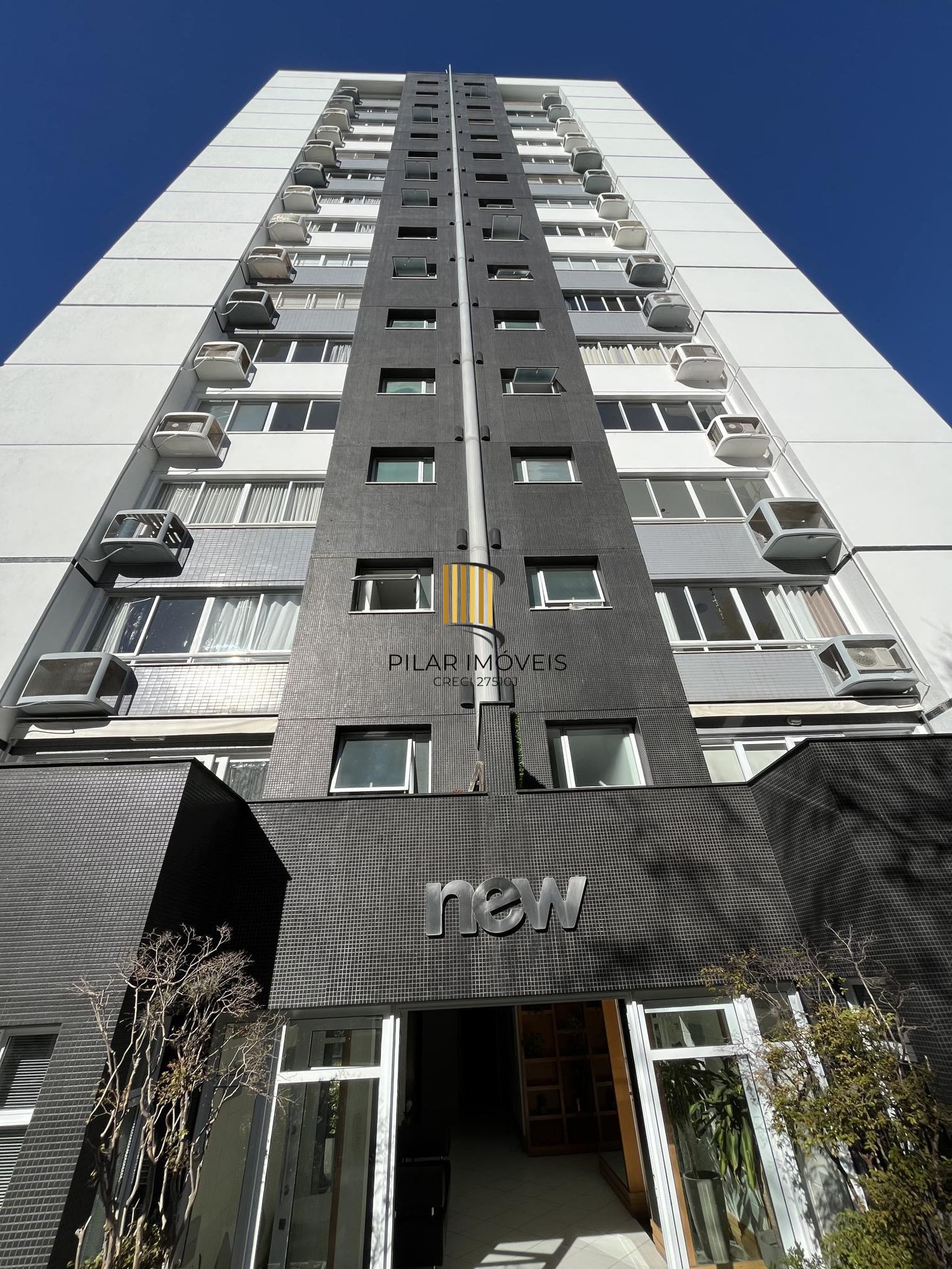 Apartamento de 2 quartos, suíte e 1 vaga de garagem no bairro Rio Branco em POA