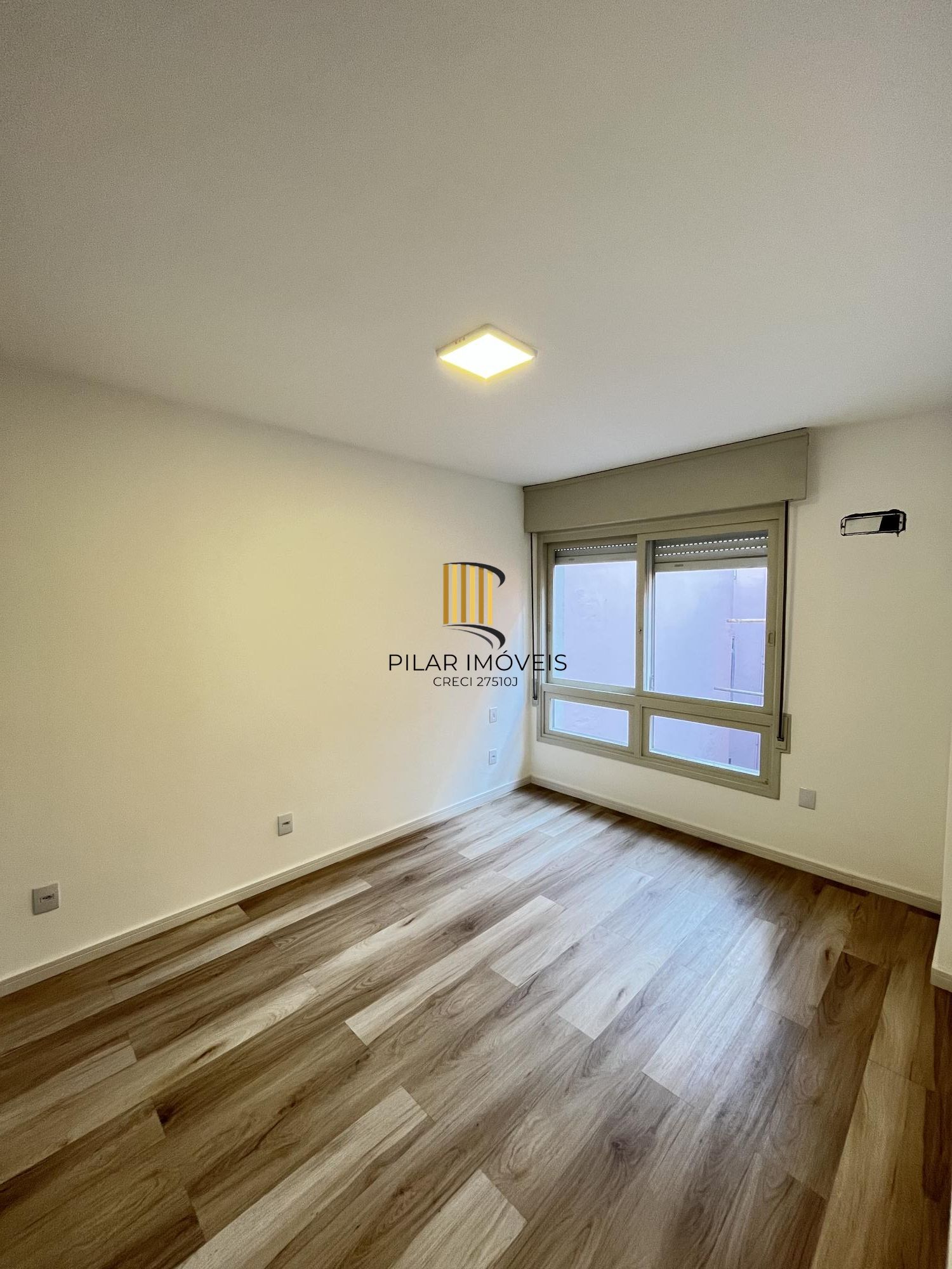 Apartamento de 2 quartos, suíte e 1 vaga de garagem no bairro Bom Fim em POA