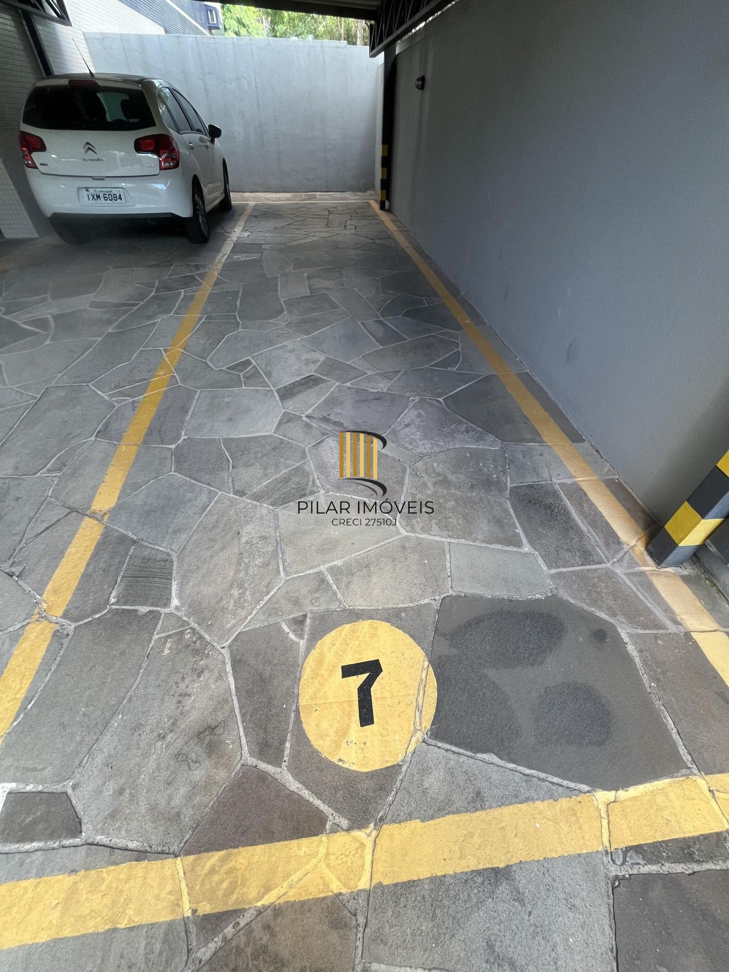 Apartamento de 3 quartos, suíte e 2 vagas de garagem no bairro Santana em POA