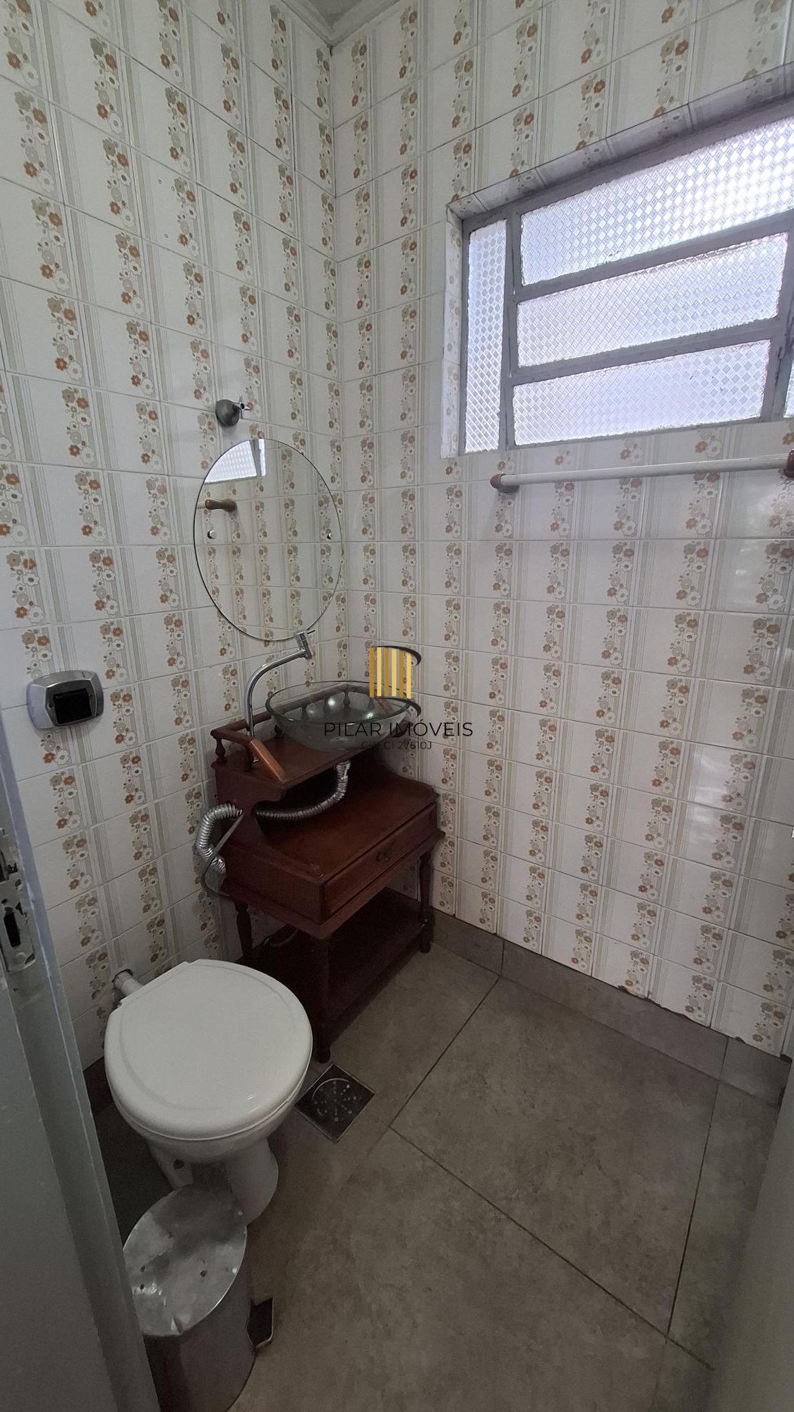 Apartamento 1 dormitório de frente na Lima e Silva próximo à André da Rocha