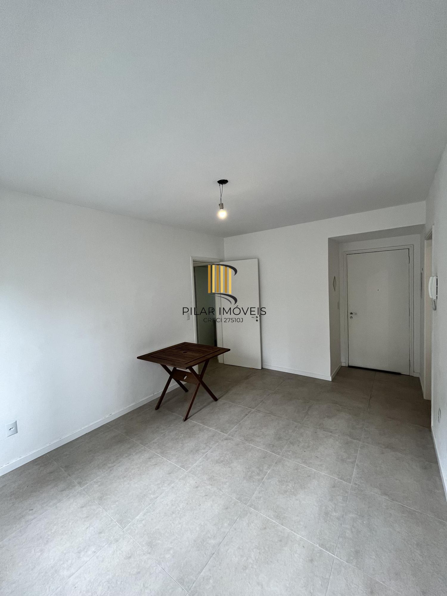 Apartamento de 2 quartos, 2 banheiros e 1 vaga de garagem no bairro Petrópolis