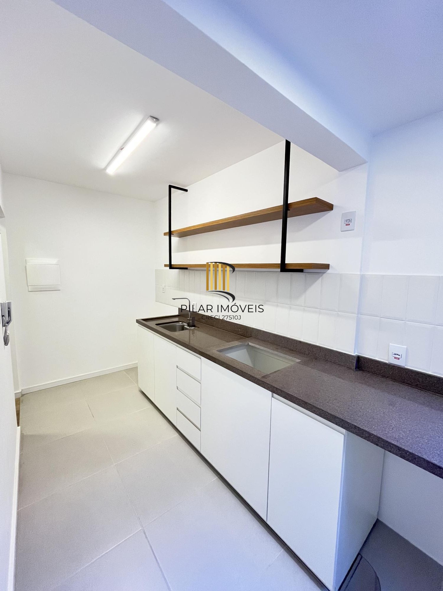 Apartamento de 2 quartos, suíte e 1 vaga de garagem no bairro Bom Fim em POA
