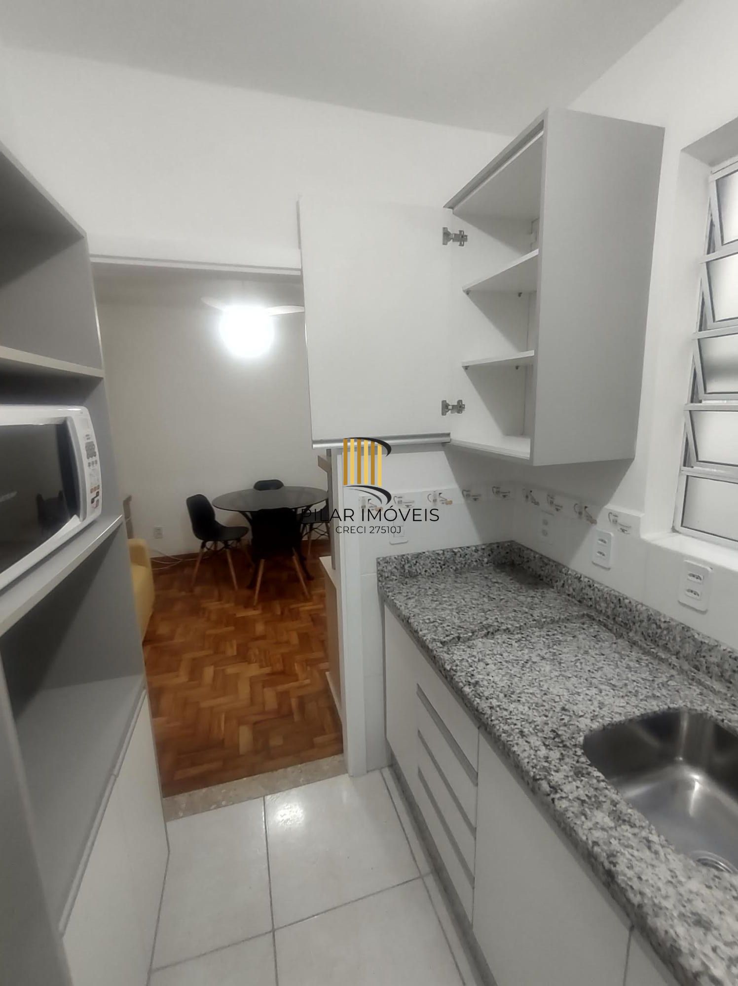 Apartamento mobiliado no Bom Fim de 2 dormitórios