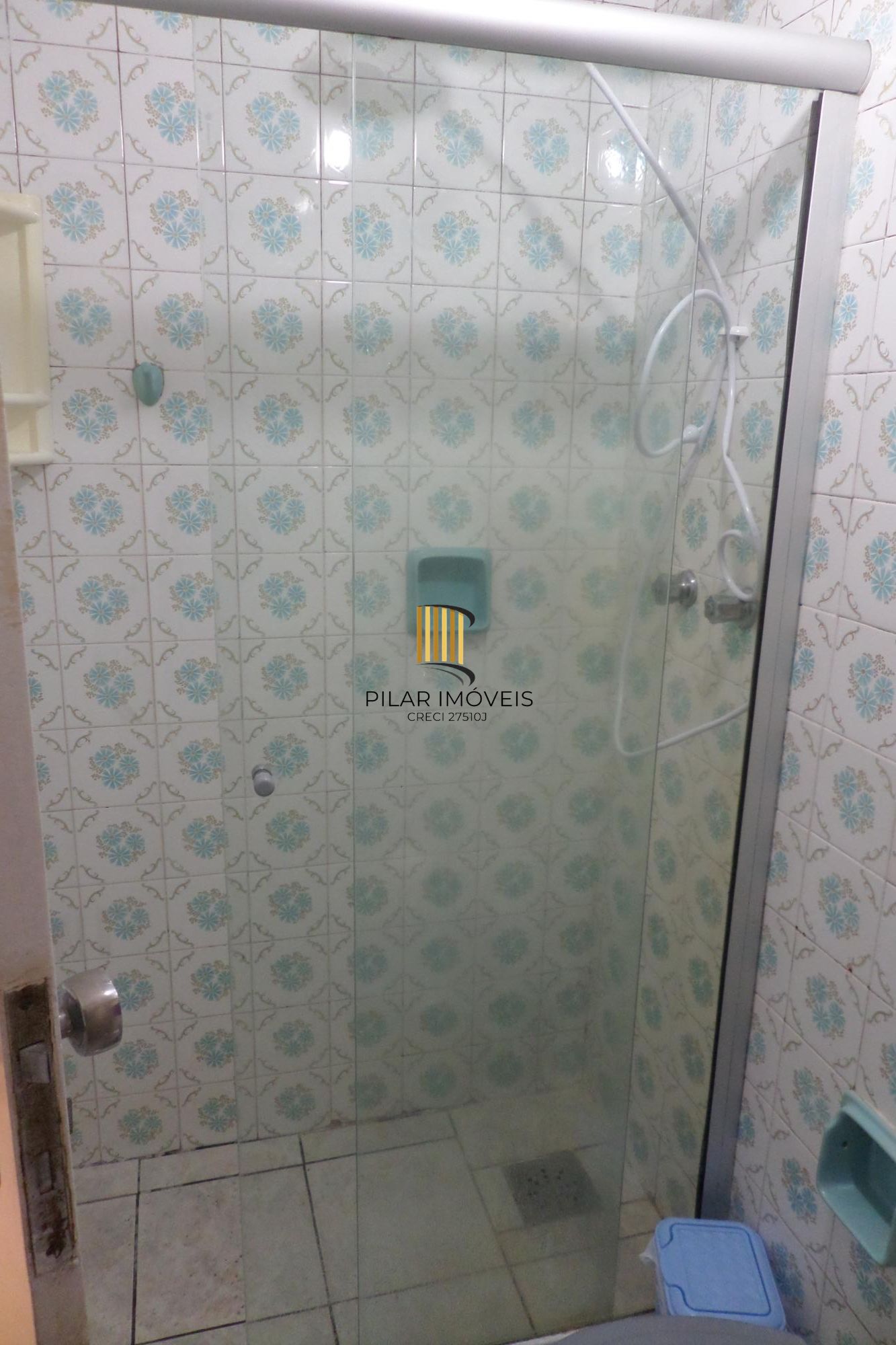 Apartamento no Centro de 2 dormitórios dependência DESOCUPADO