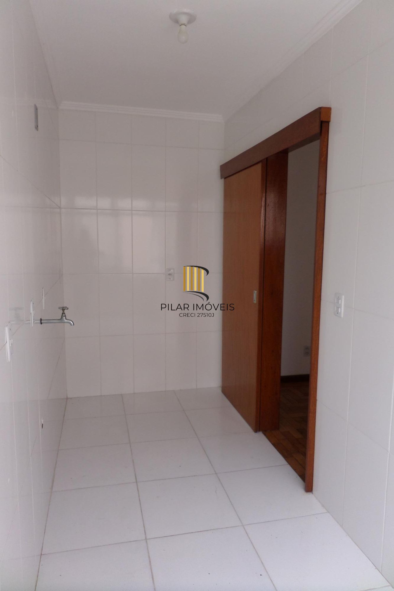 Apartamento no bairro Santa Cecilia de 1 dormitório DESOCUPADO