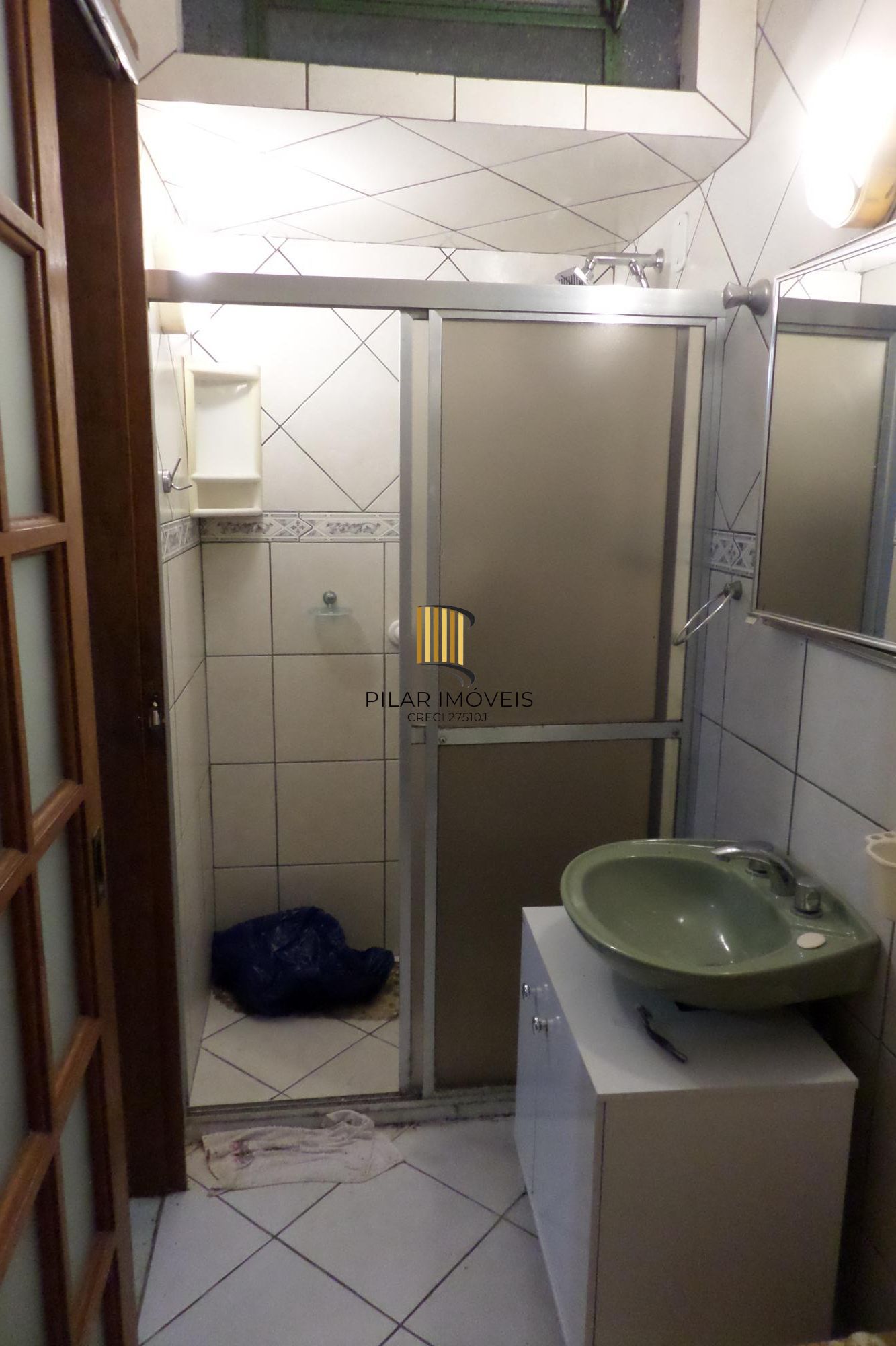 Casa no bairro Ipanema de 3 dormitórios e 2 vagas