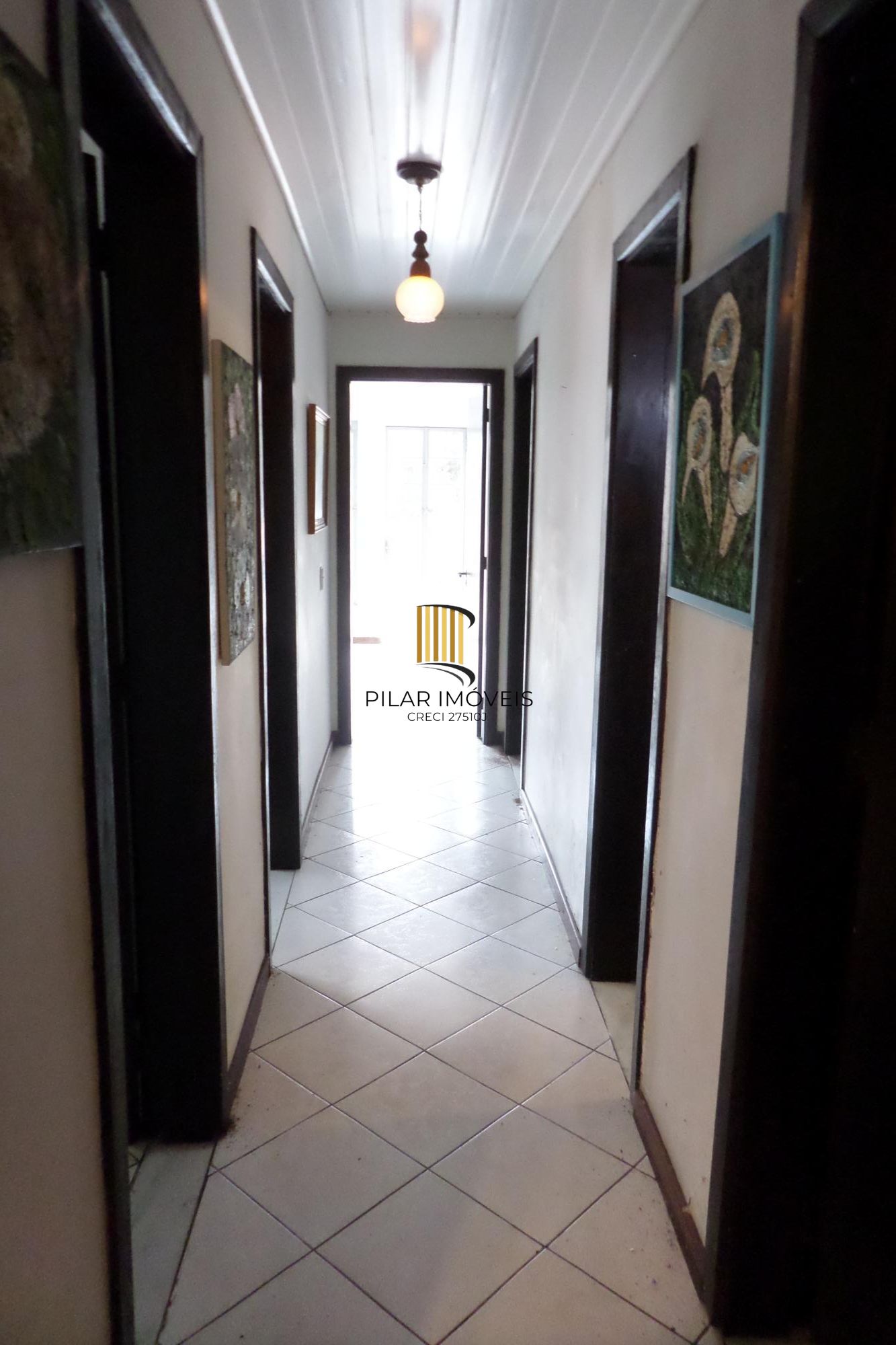 Casa no bairro Ipanema de 3 dormitórios e 2 vagas