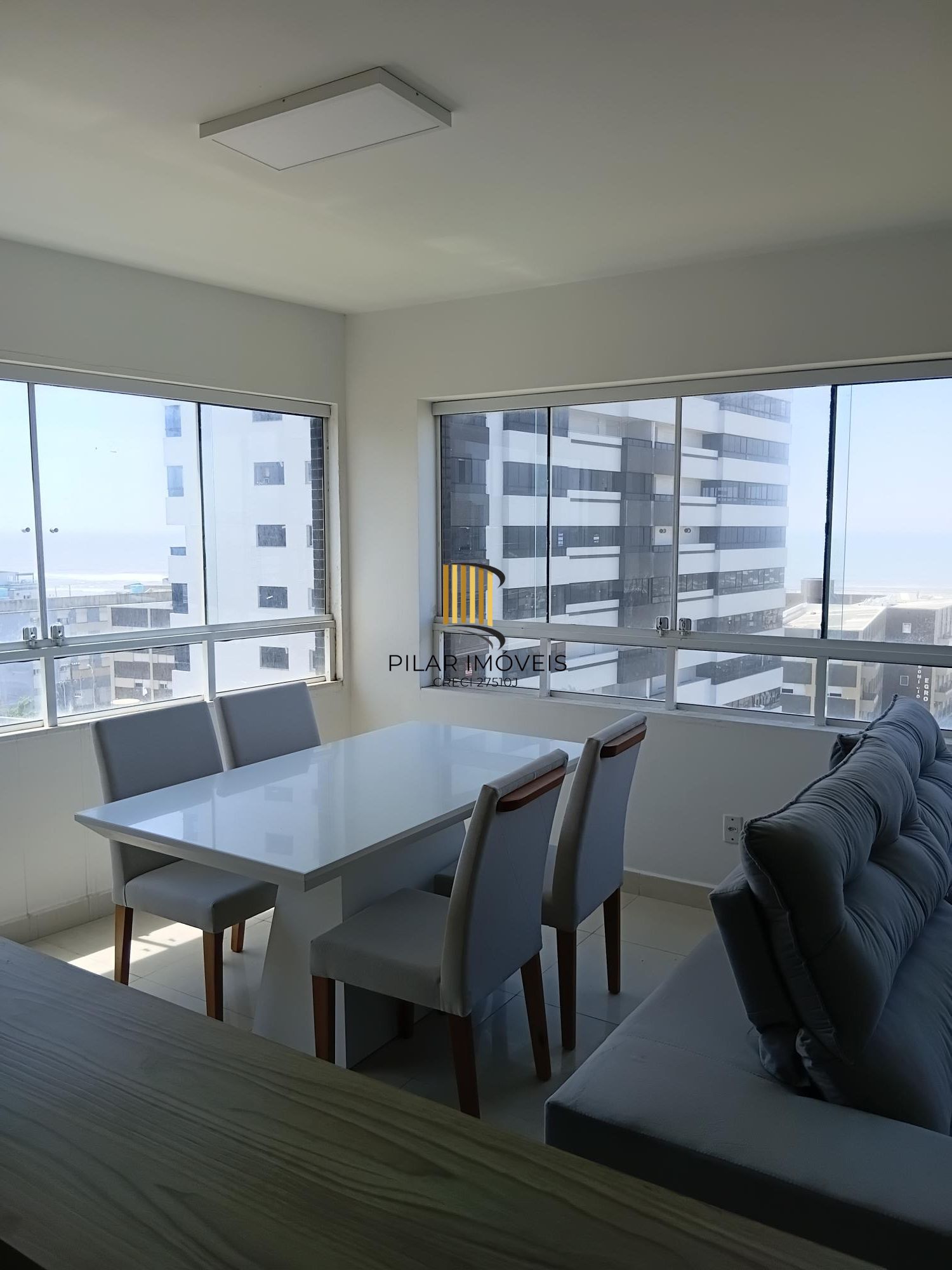 Alto padrão com excelente vista para o mar.