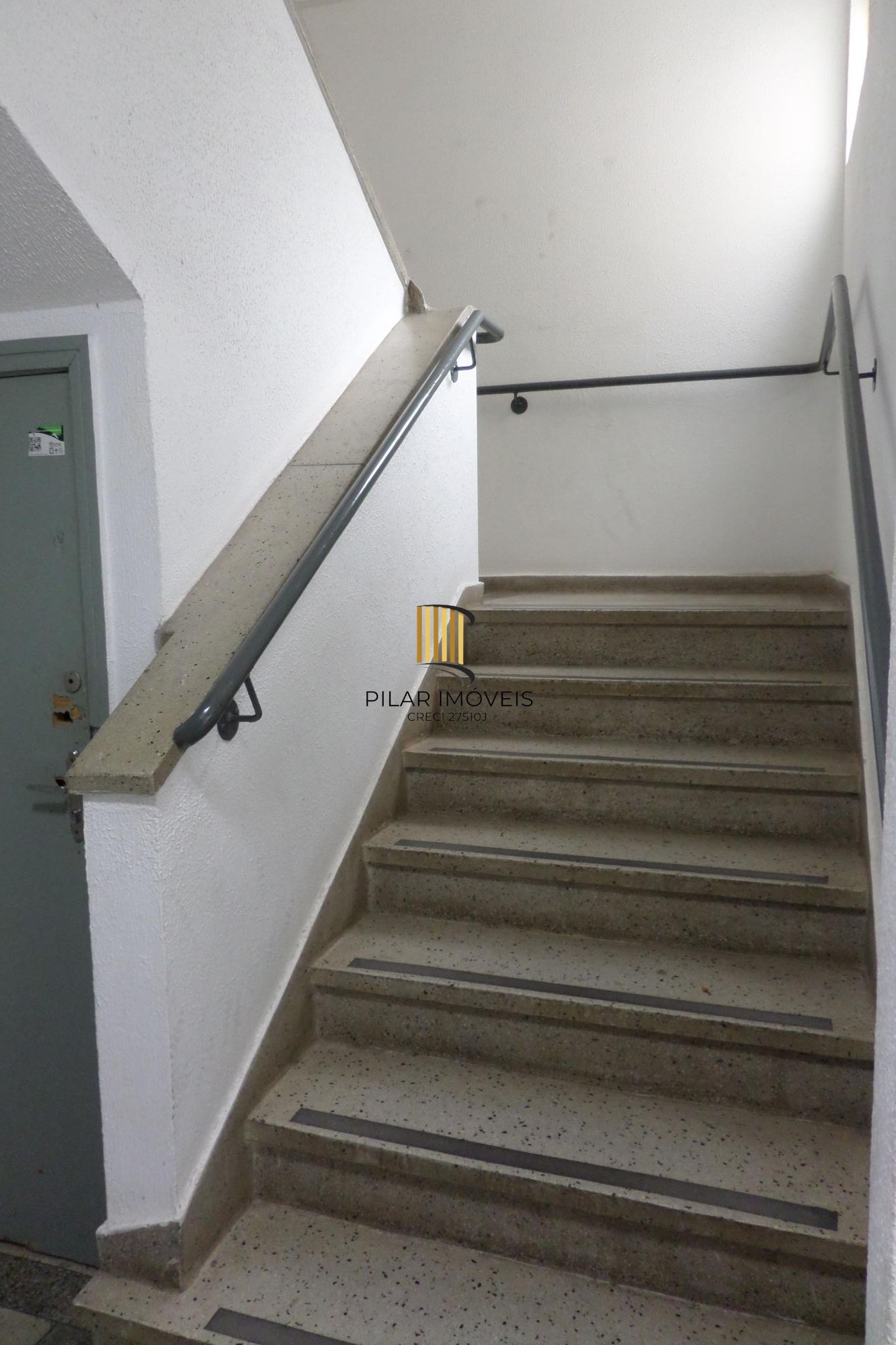 Apartamento no bairro Santa Cecilia de 1 dormitório DESOCUPADO