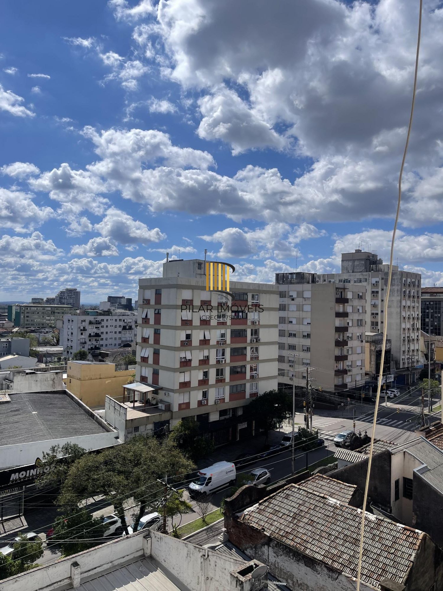 Apartamento 2 dormitórios com dependência 70m2 Moinhos de Vento Av. Cristóvão