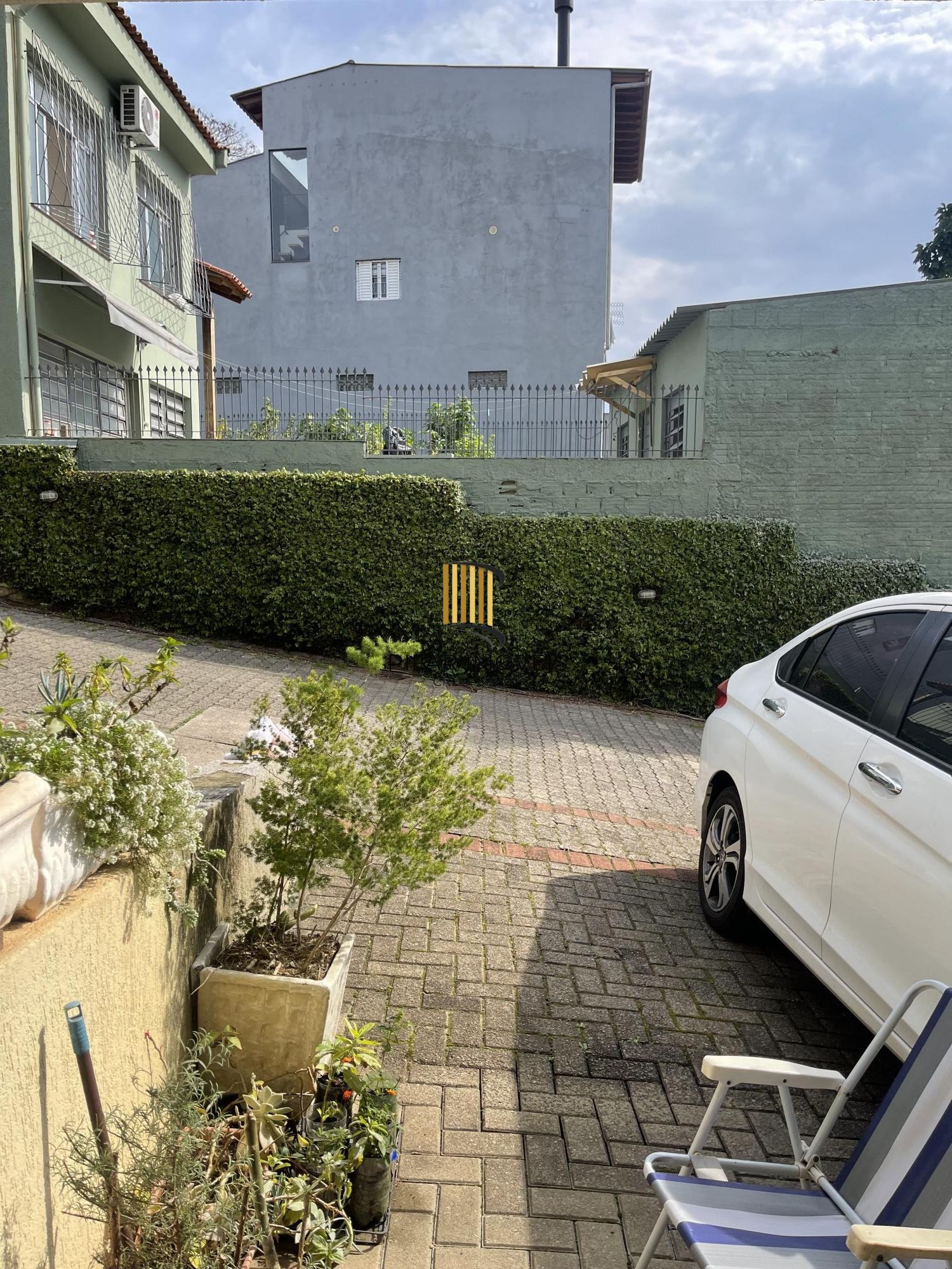 Casa Sobrado semi mobiliada com 3 dormitórios no Bairro Jardim Floresta
