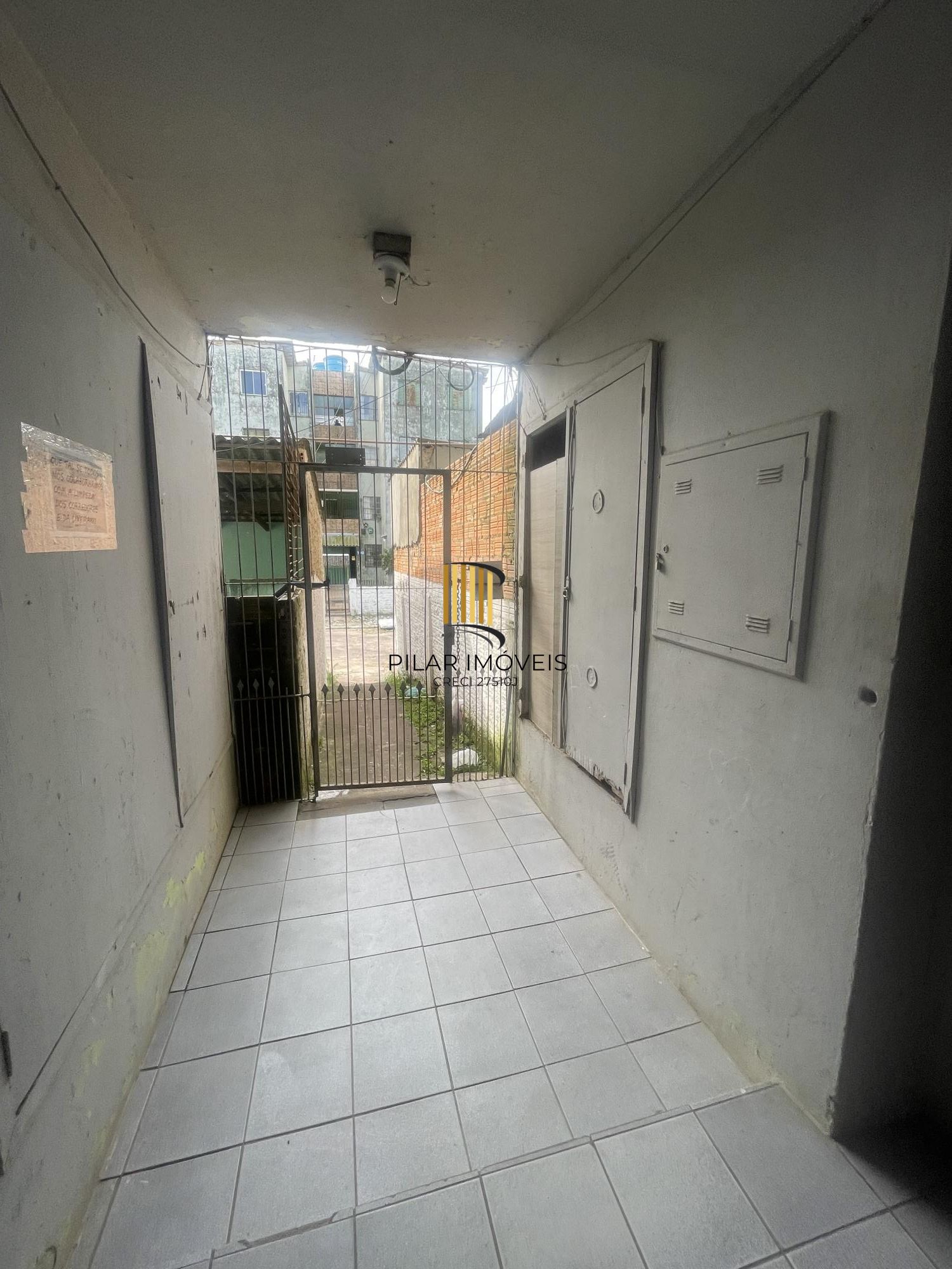 Apartamento Térreo 2 quartos  48m² com pátio Bairro Maria Regina Alvorada