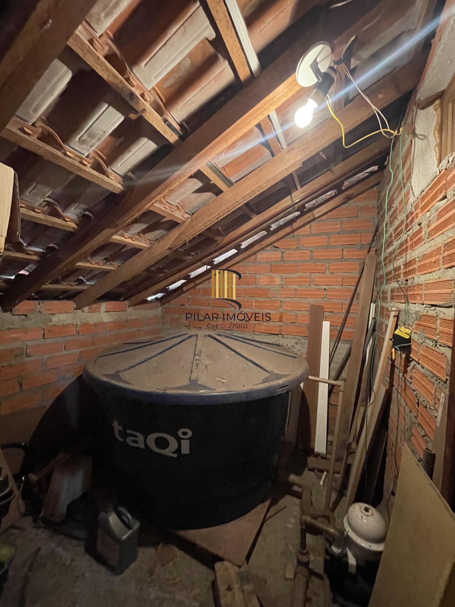 Casa Sobrado semi mobiliada com 3 dormitórios no Bairro Jardim Floresta
