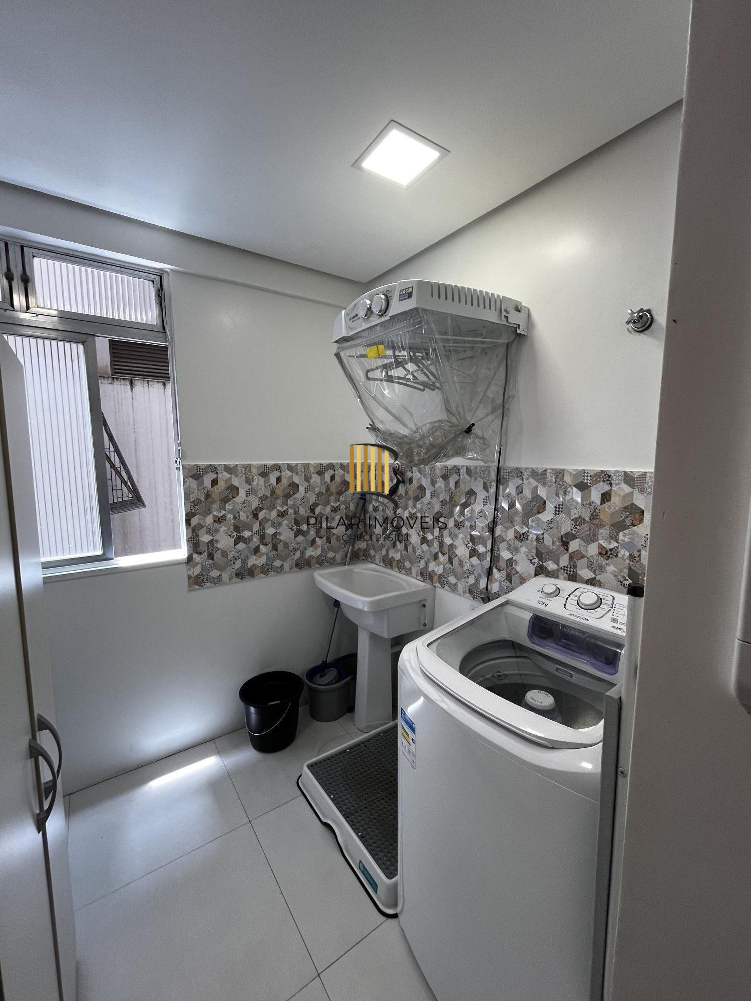 Apartamento com 02 dormitórios sem vaga de garagem