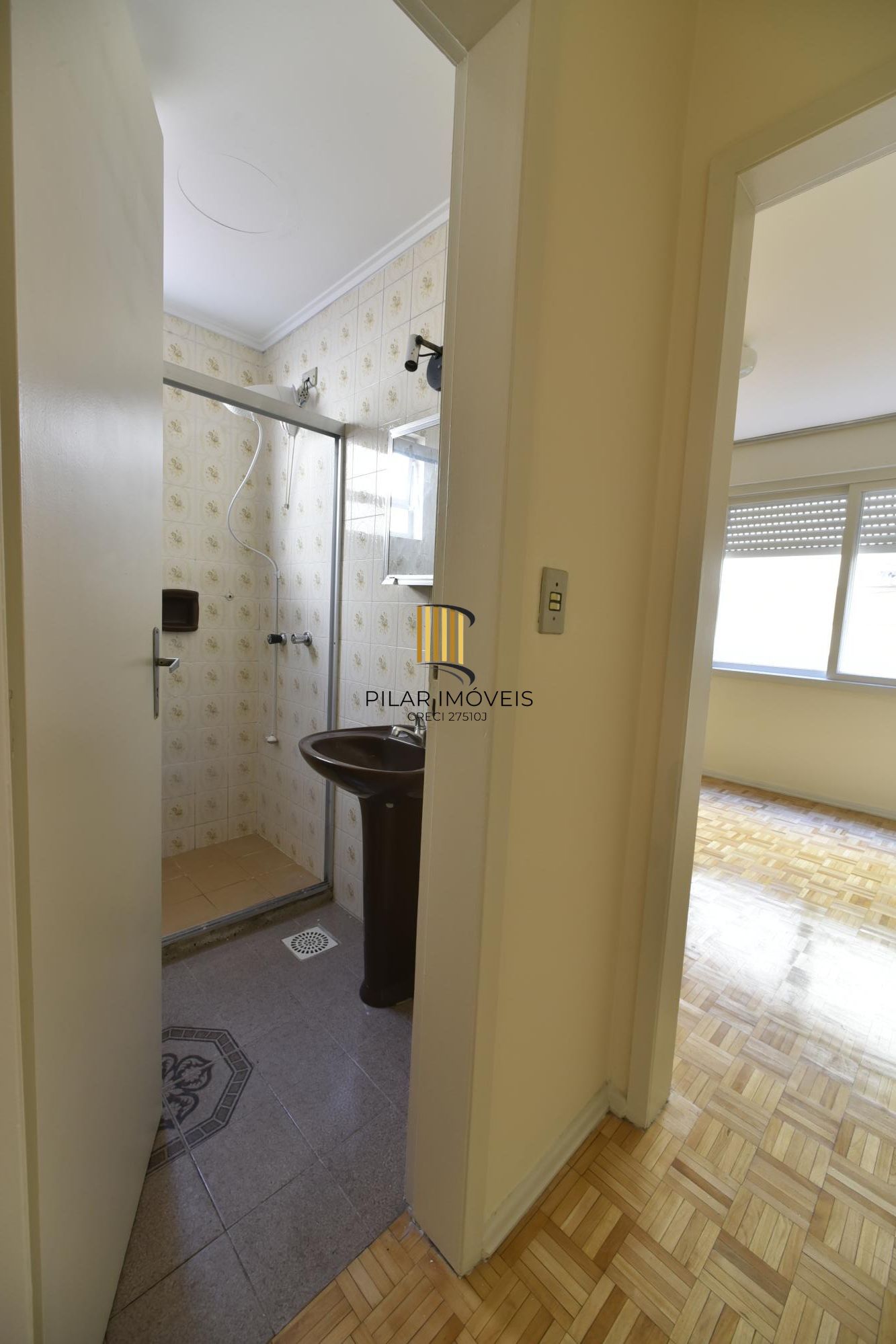 Apartamento com 2 dormitórios e terraço na Cristóvão Colombo!