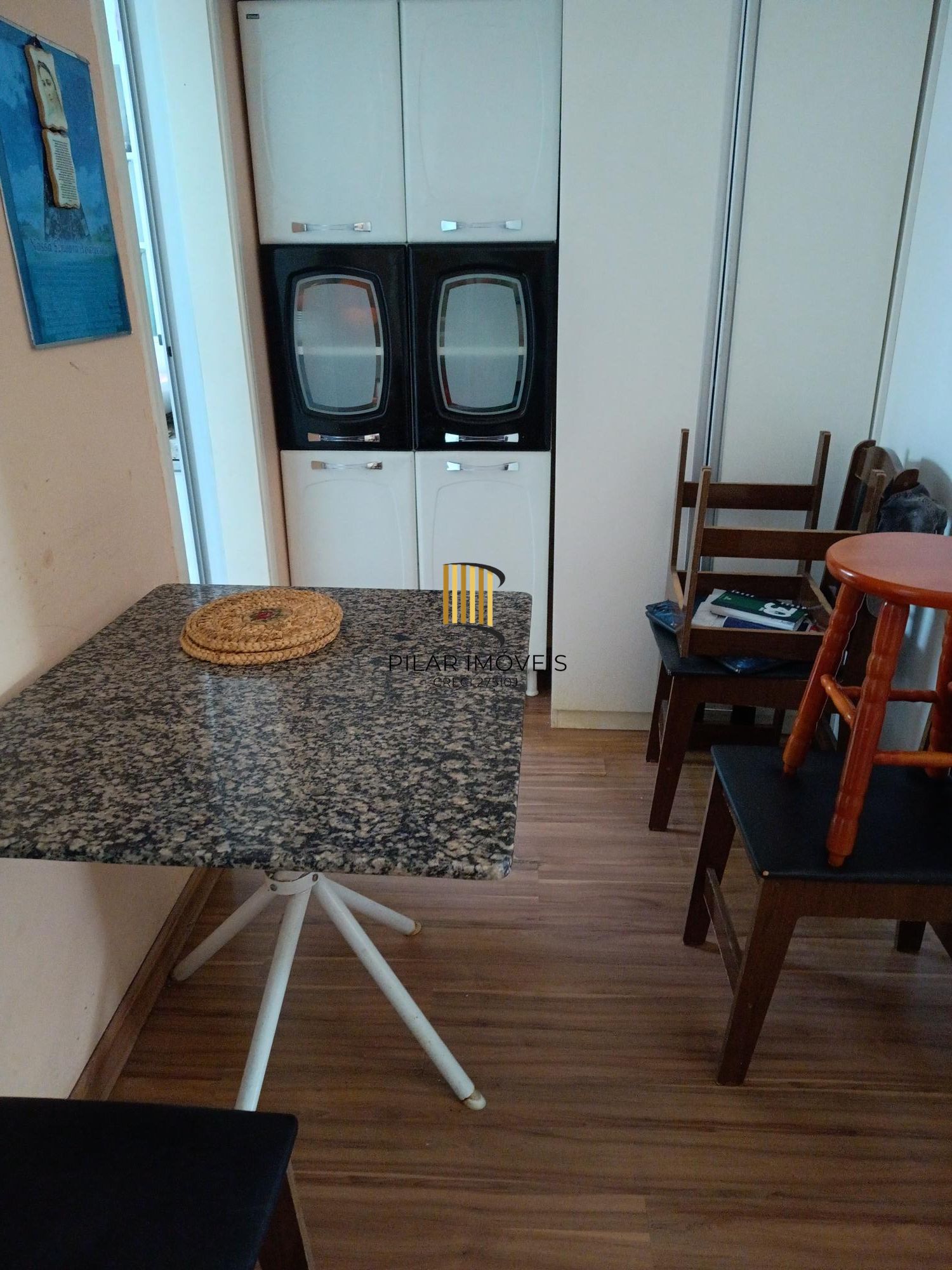 Apartamento JK à venda na Av. Protásio Alves – R$ 140.000