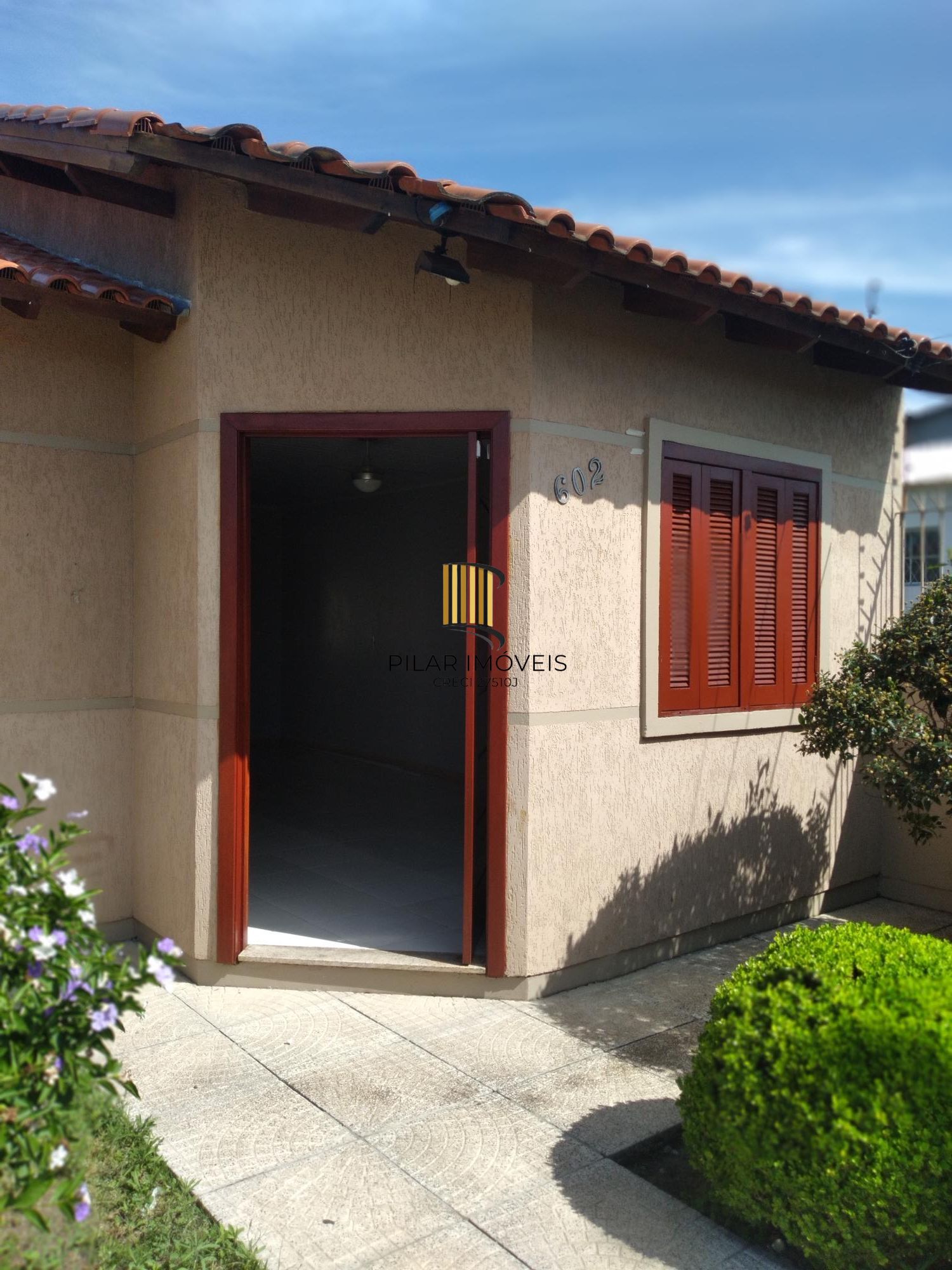 Casa pronta para morar no Jardim Algarve