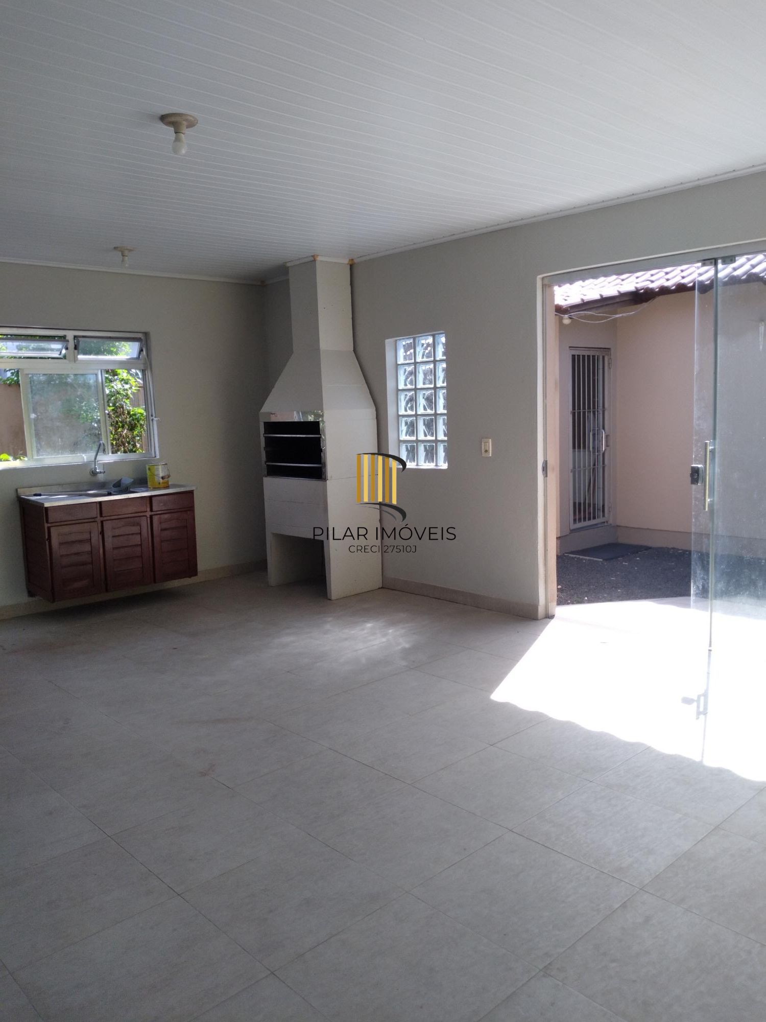 Casa pronta para morar no Jardim Algarve