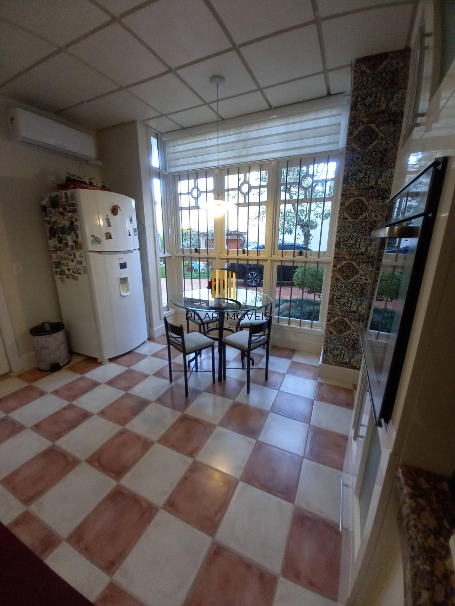 Excelente sobrado 242m²/3dormitórios/Moinhos de Vento/Canoas