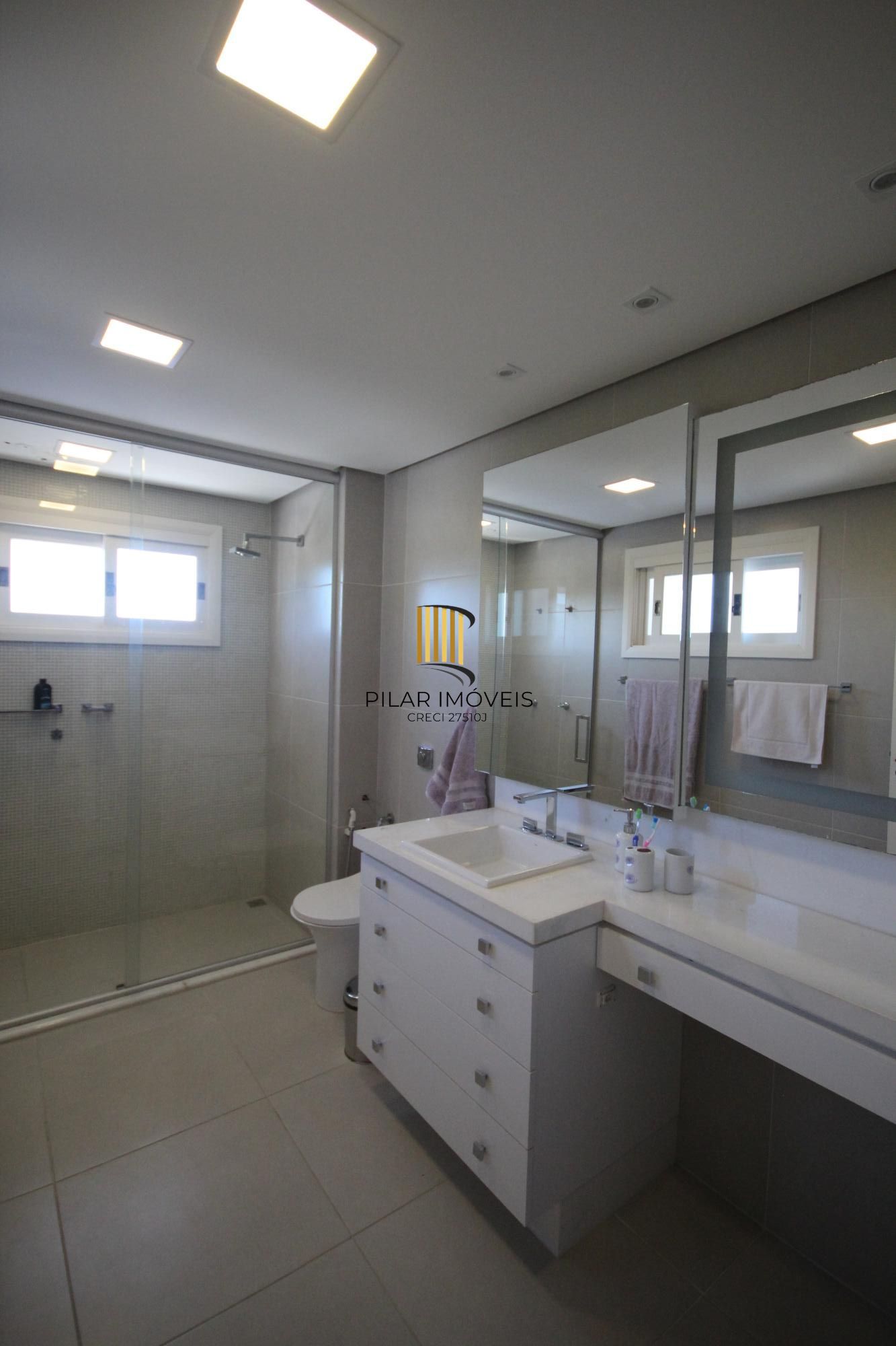 Casa Alto Padrão em Condomínio Fechado - 4 Suítes, Vista Panorâmica